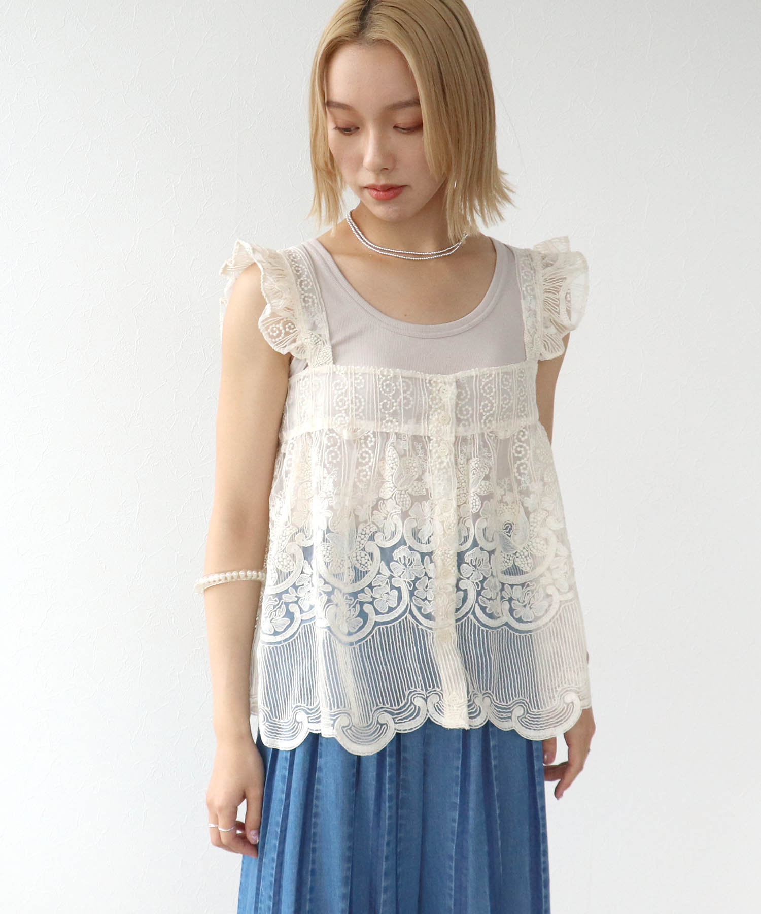 シアー刺繍レースキャミ