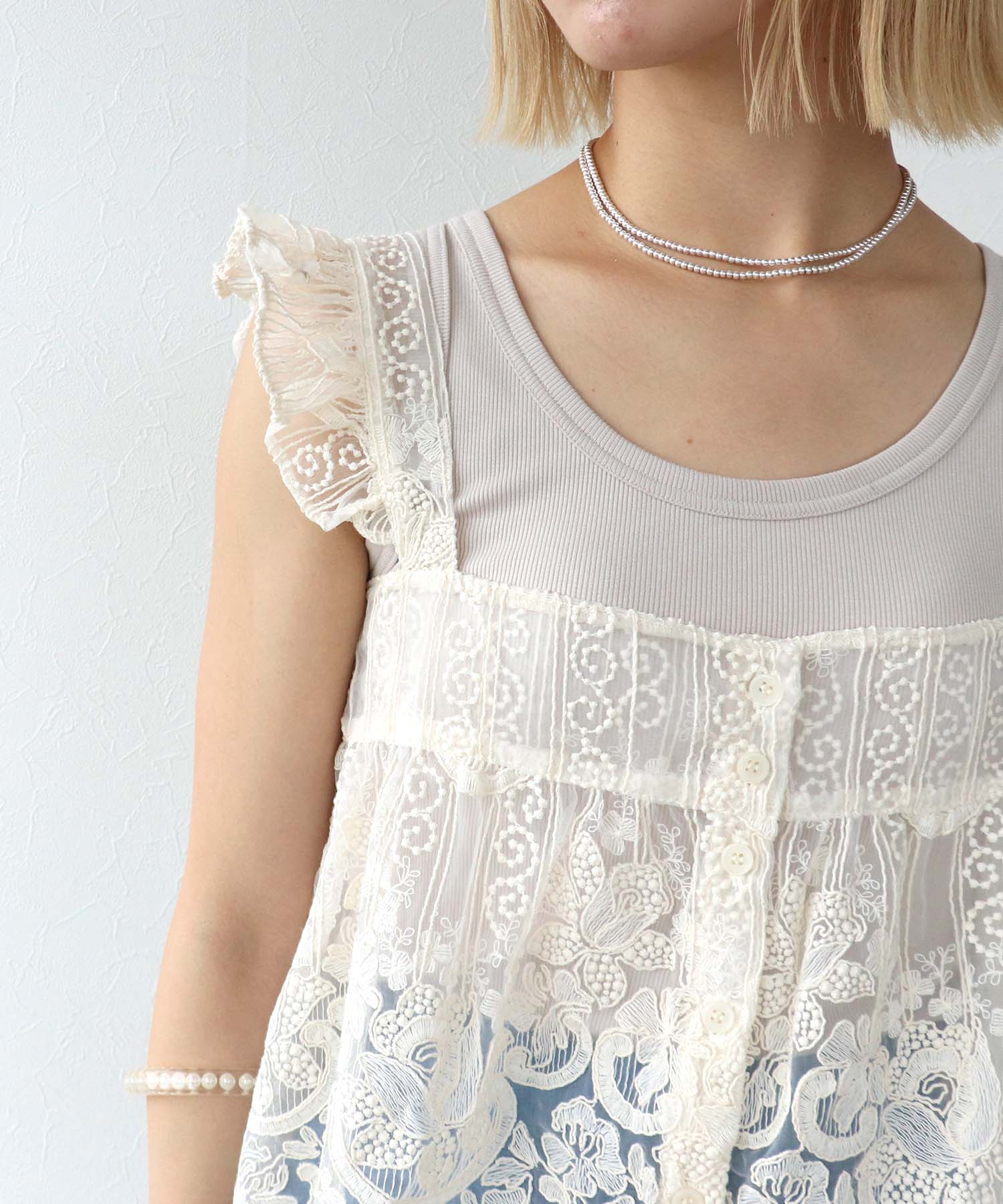 シアー刺繍レースキャミ