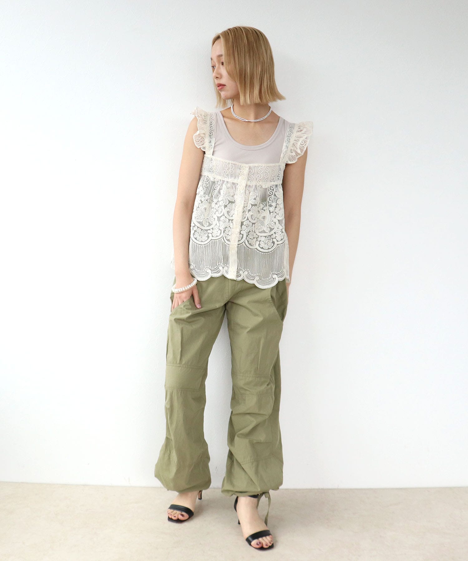 シアー刺繍レースキャミ