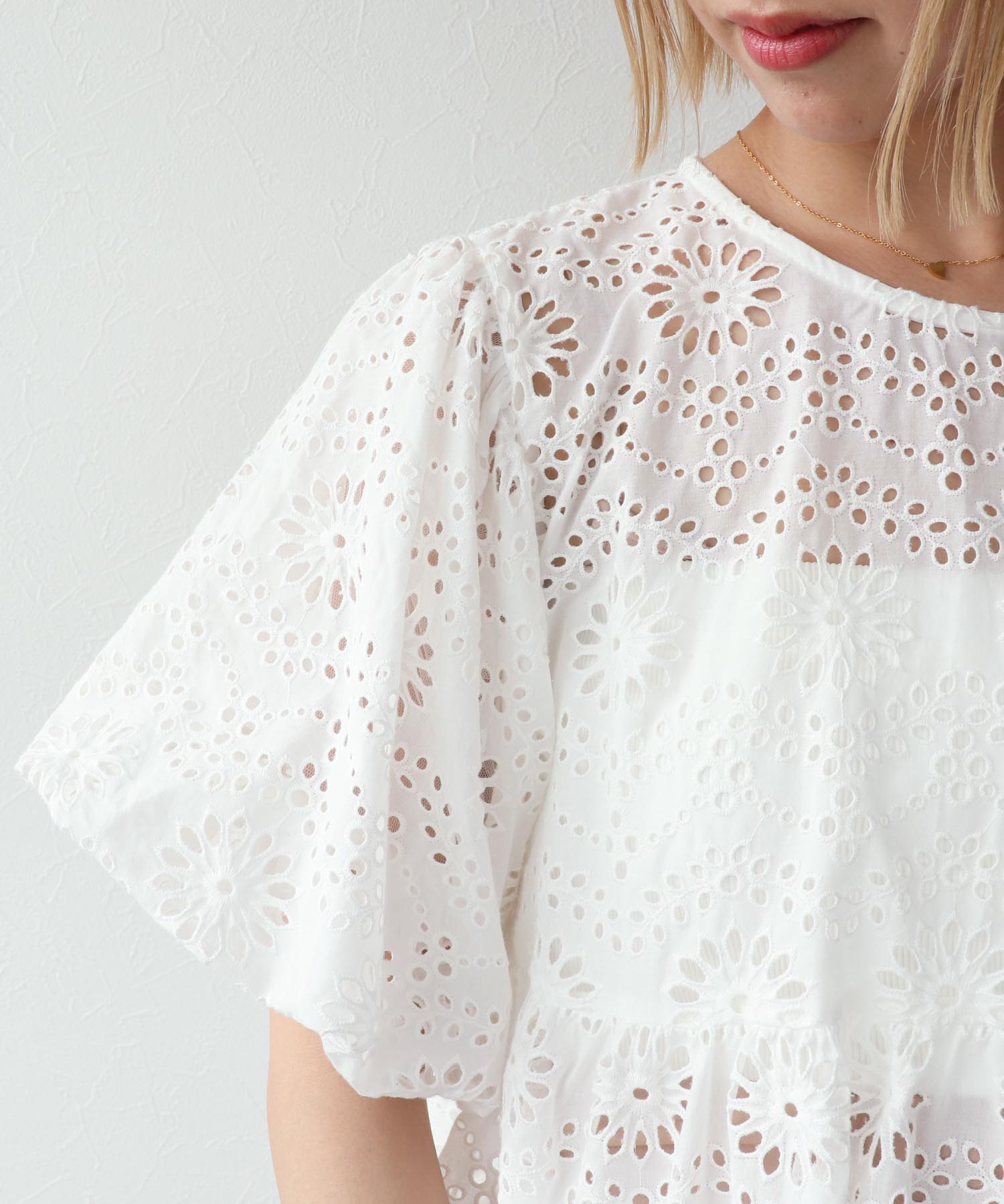 コットン刺繍ブラウス