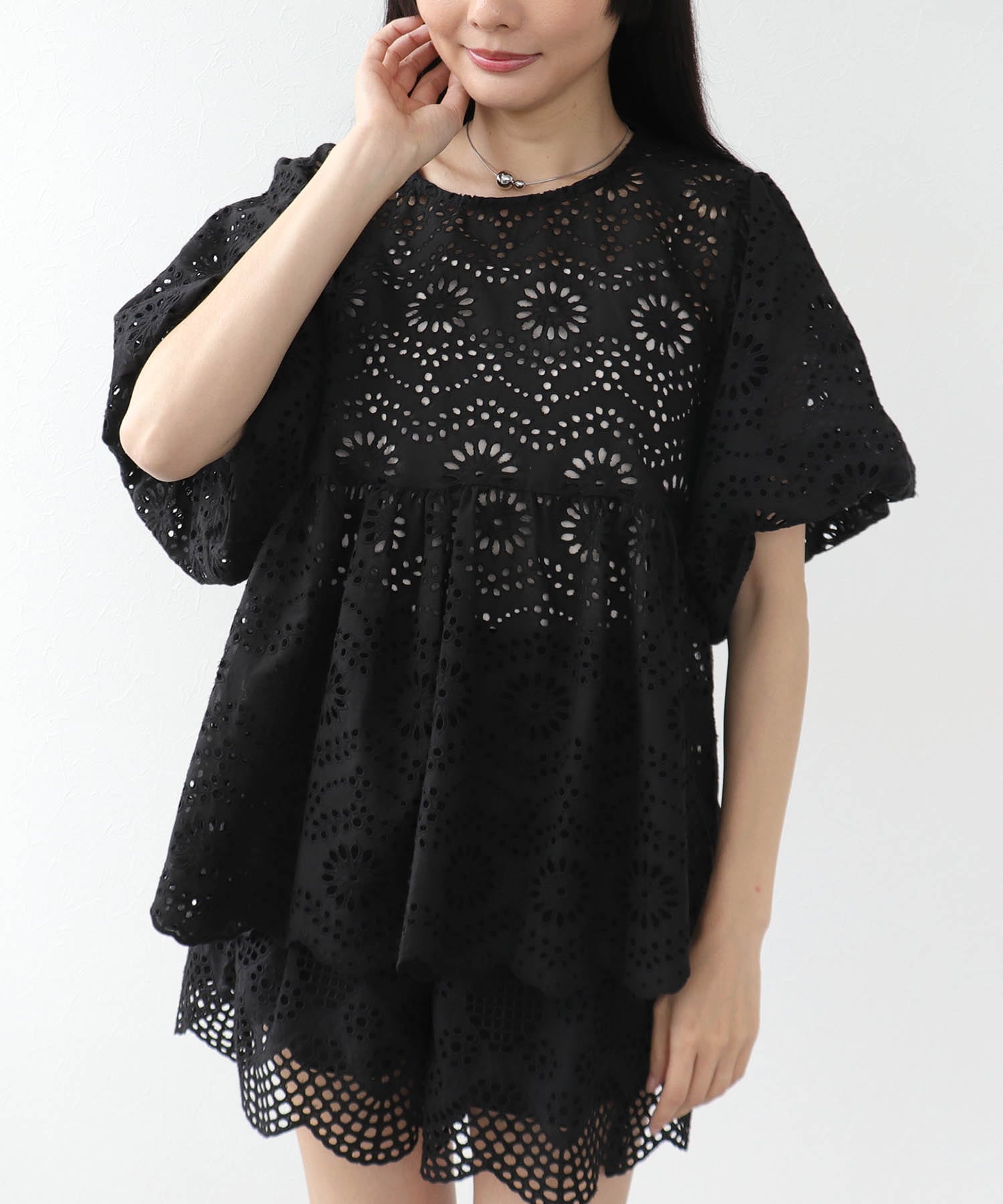 コットン刺繍ブラウス