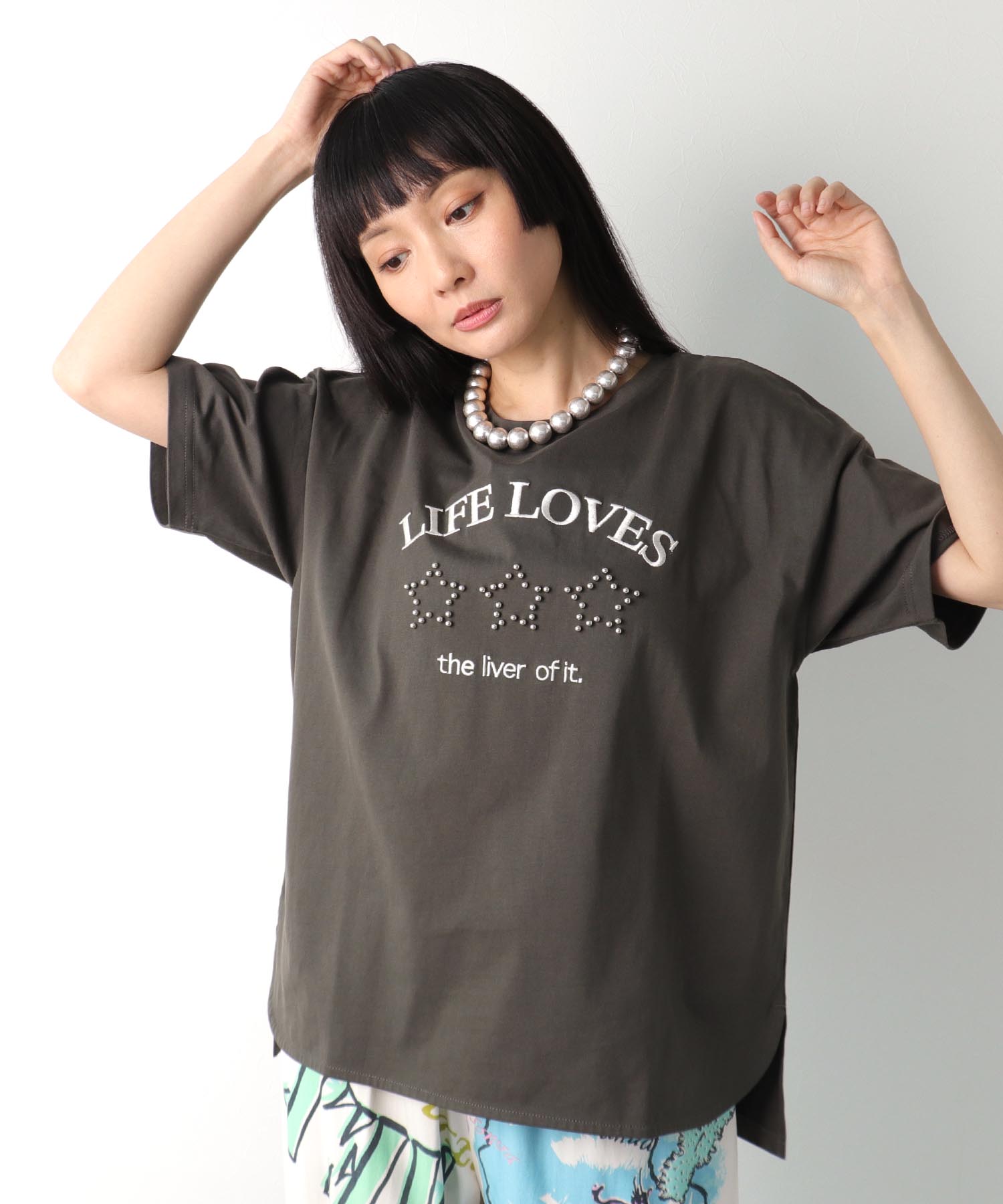 スタースタッズロゴ刺繍プルオーバー