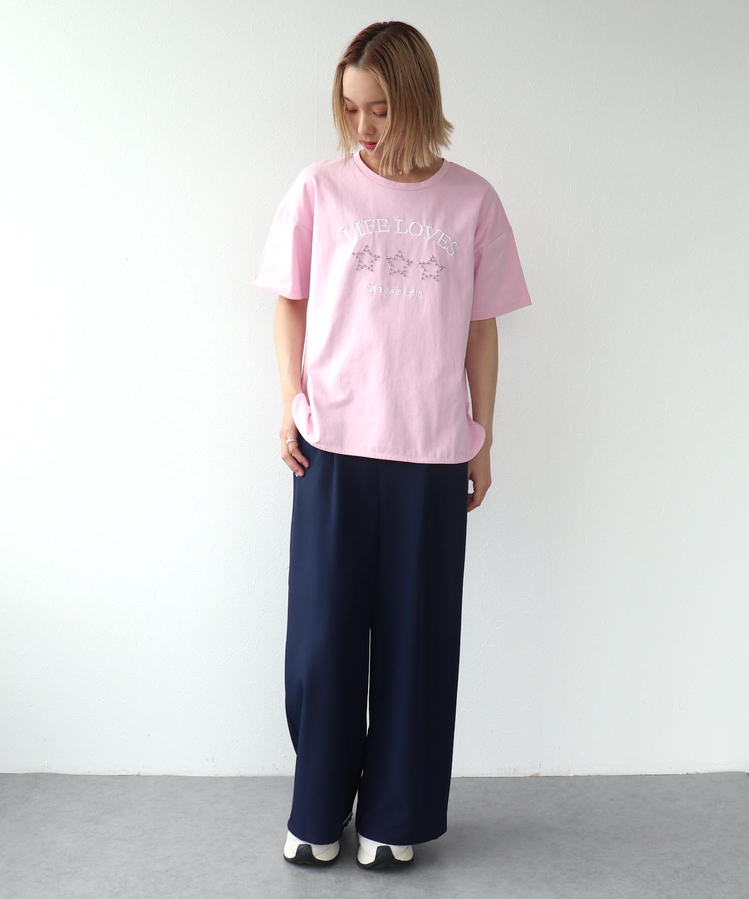 スタースタッズロゴ刺繍プルオーバー