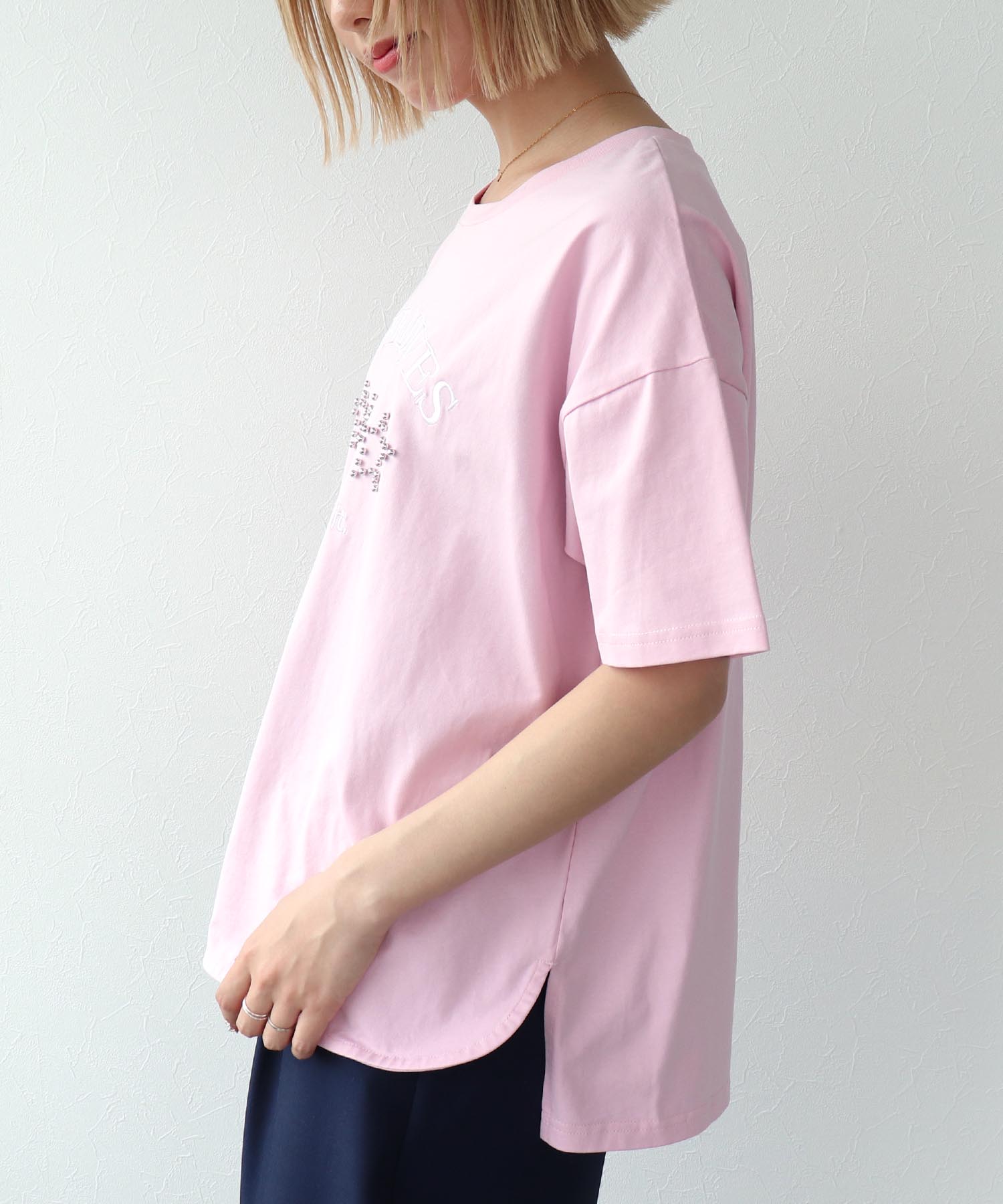 スタースタッズロゴ刺繍プルオーバー