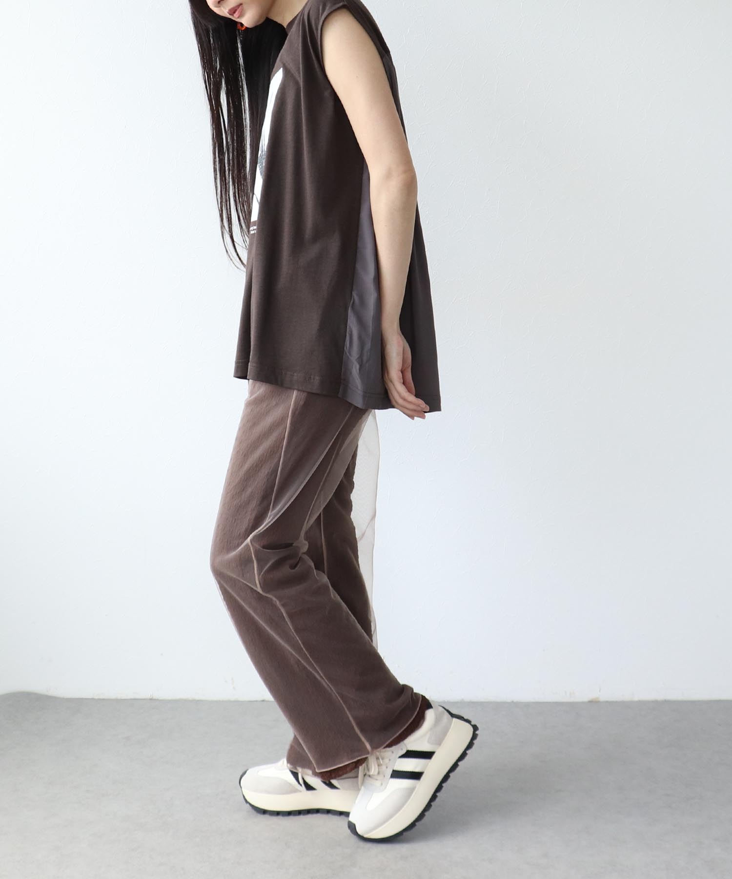 ノースリーブモノクロフォトプリントTシャツ