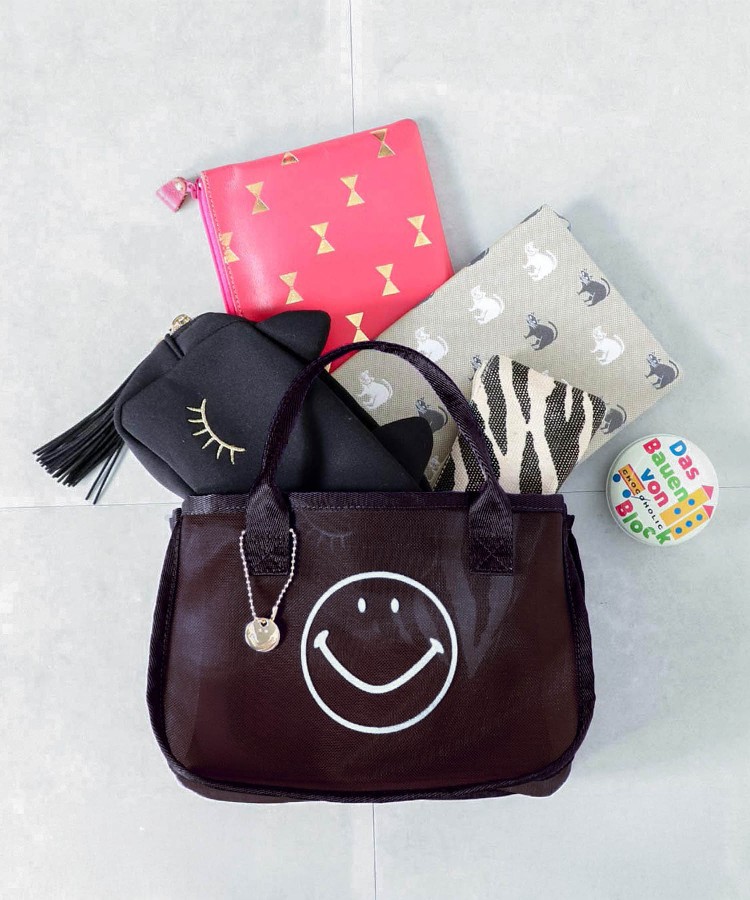 【cache cache 】スマイルモチーフメッシュBAG in BAG