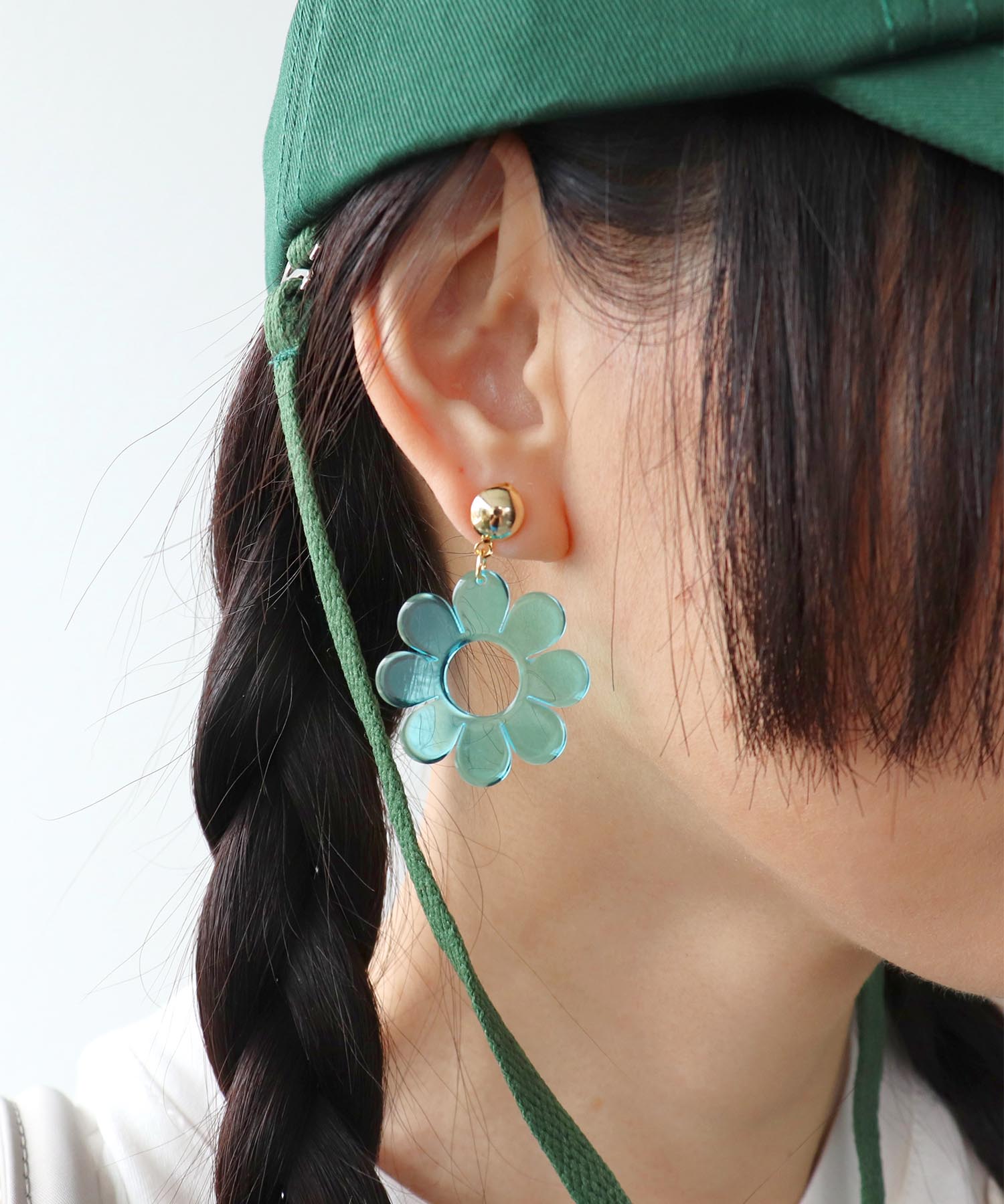 クリアカラーフラワーピアス