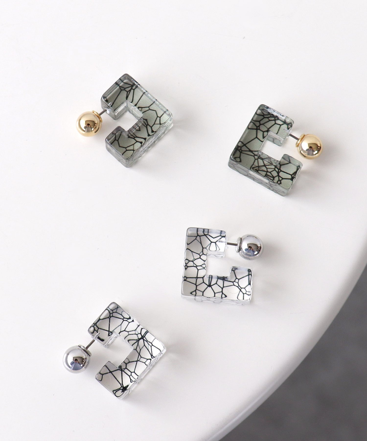 クリアブロックスクエアピアス