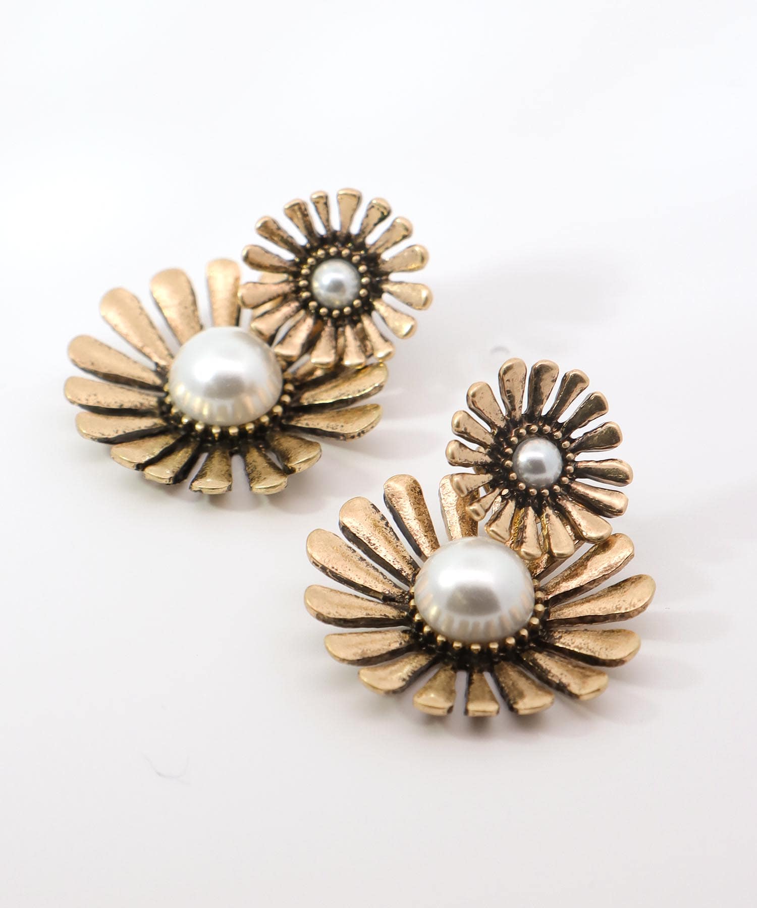 【LIMITED NUMBER】Vintage Like マーガレットバックキャッチピアス