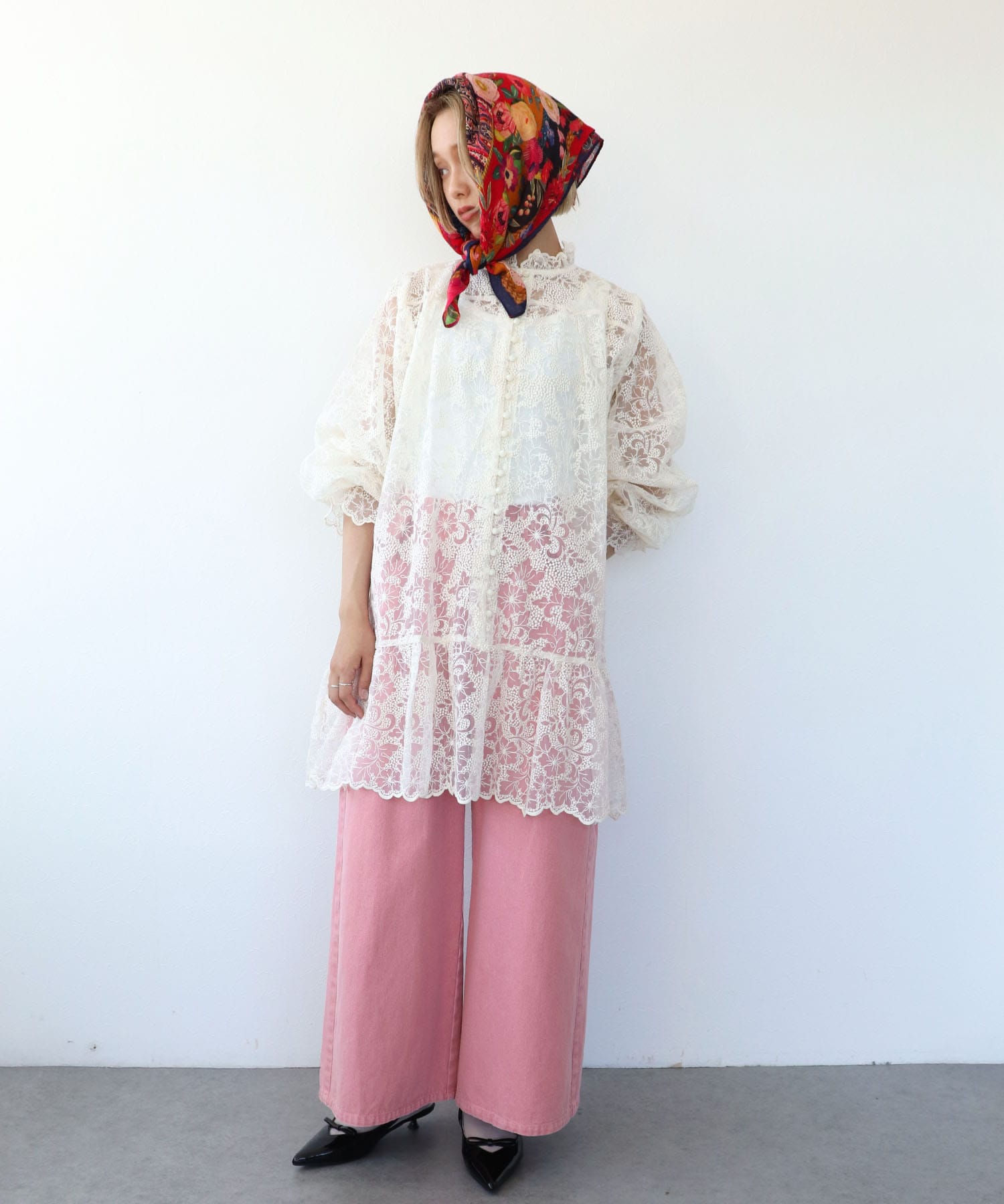 シアー刺繍レースチュニックブラウス
