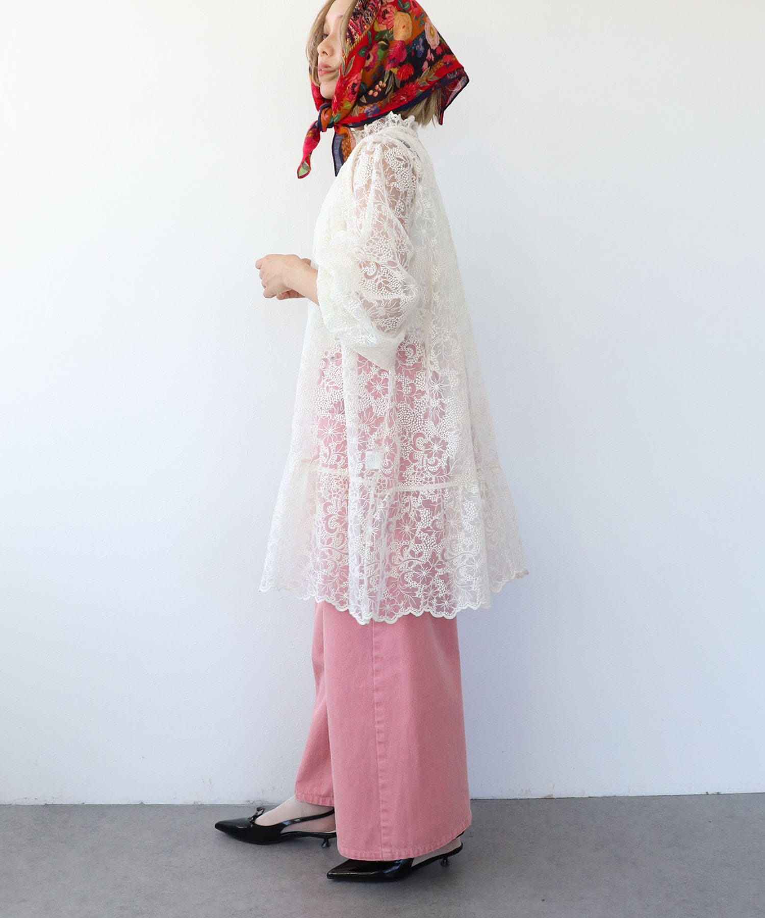 シアー刺繍レースチュニックブラウス