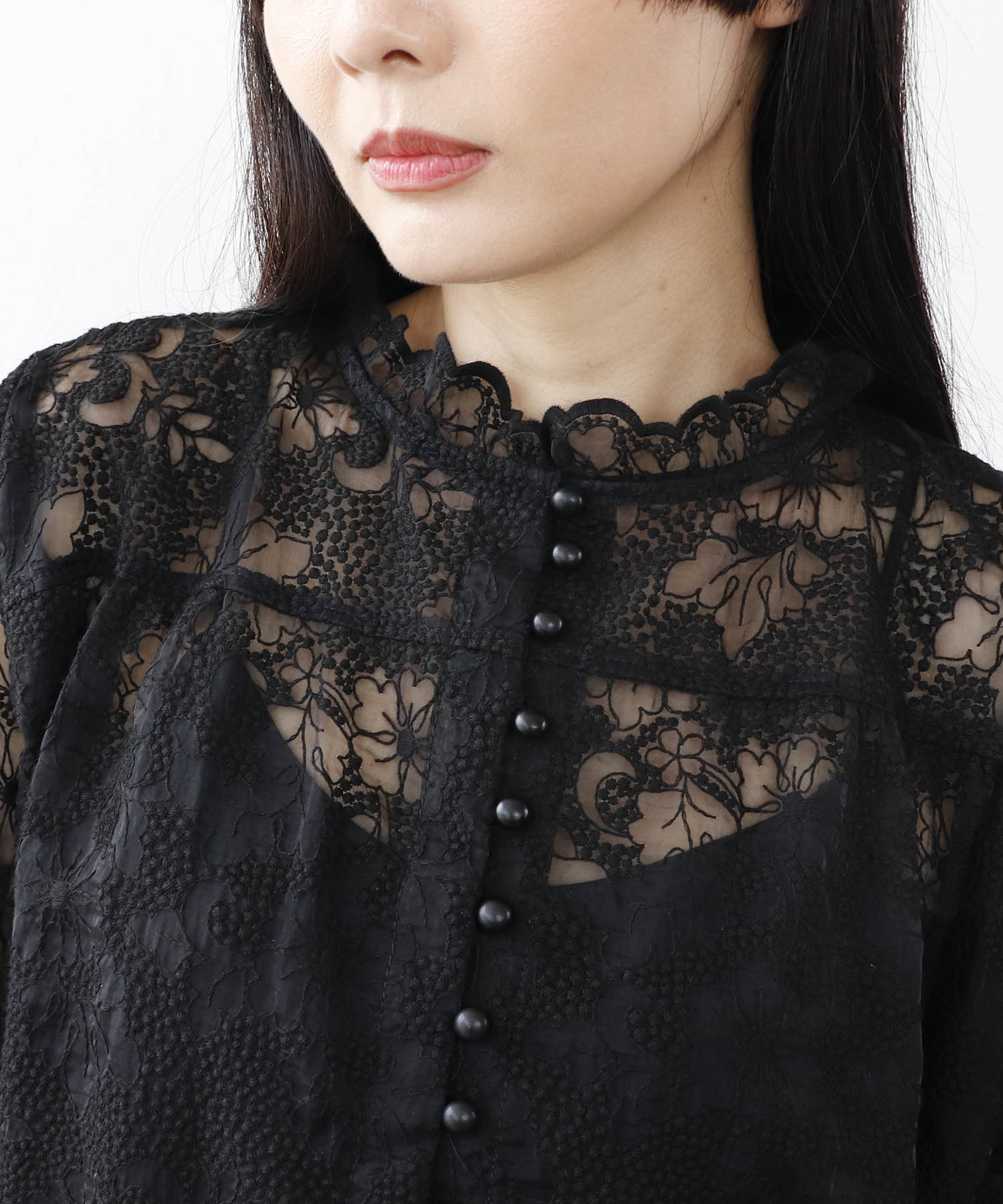 シアー刺繍レースチュニックブラウス
