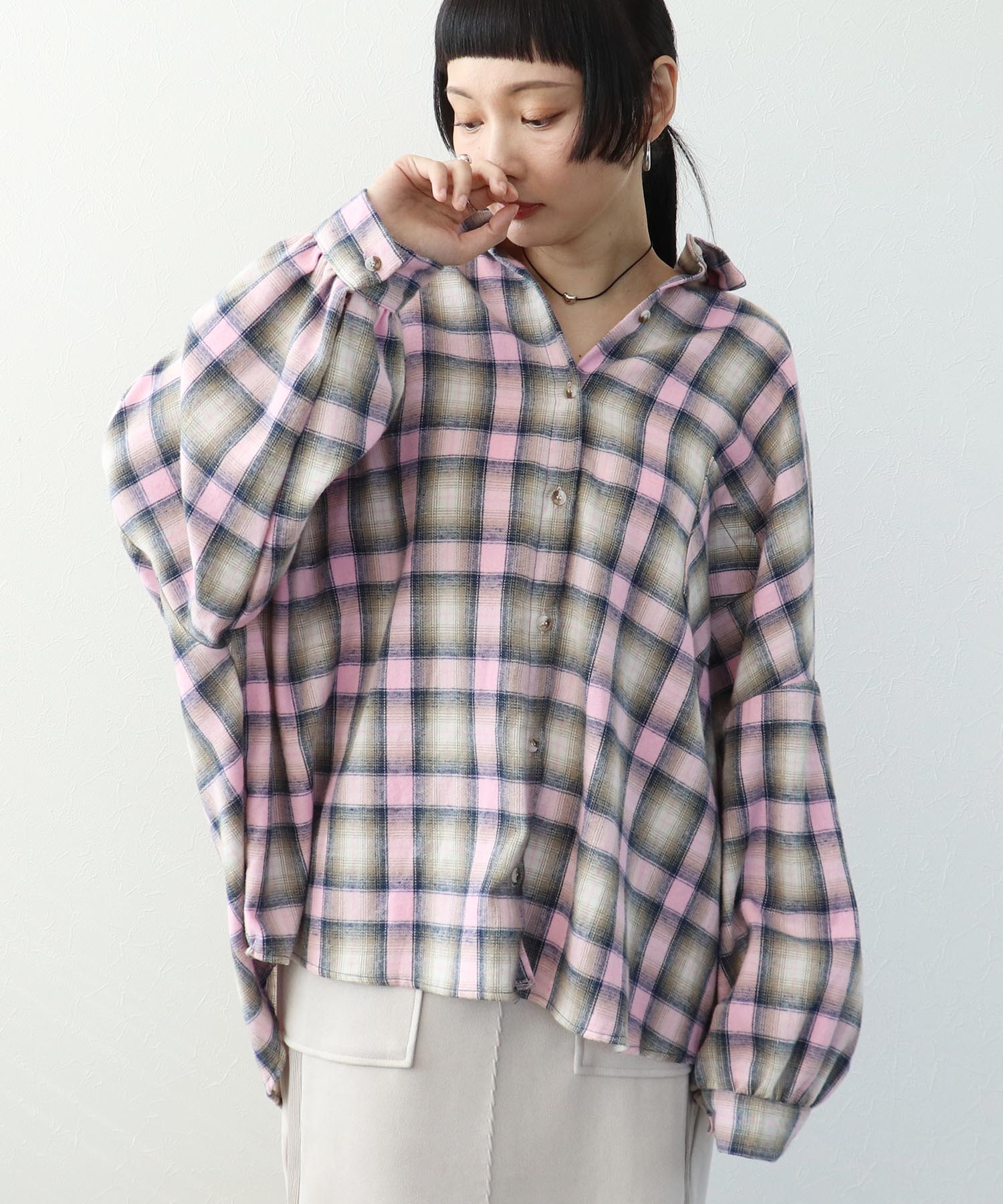 グラデチェック柄シャツ