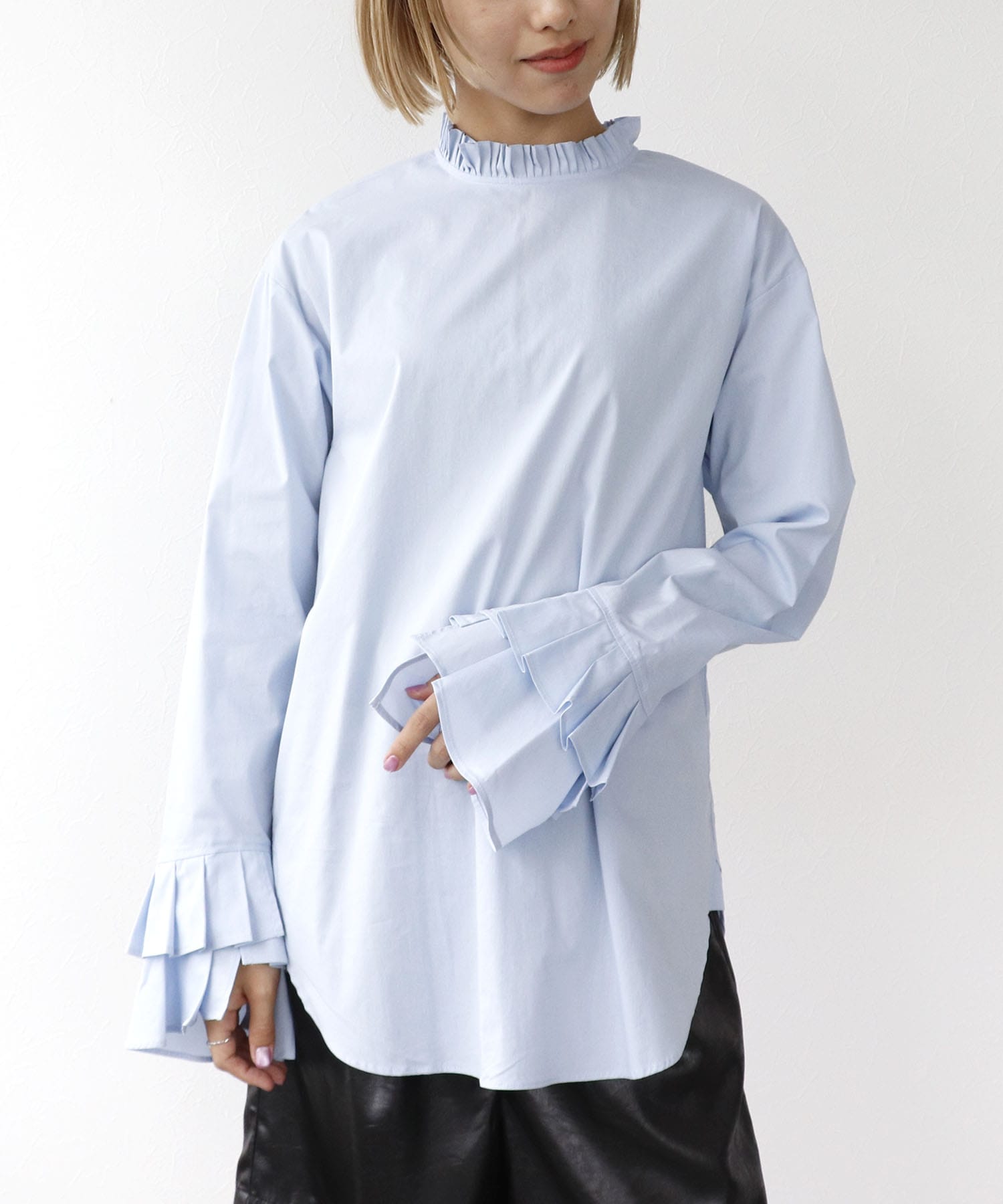 ラッフルスリーブプリーツブラウス