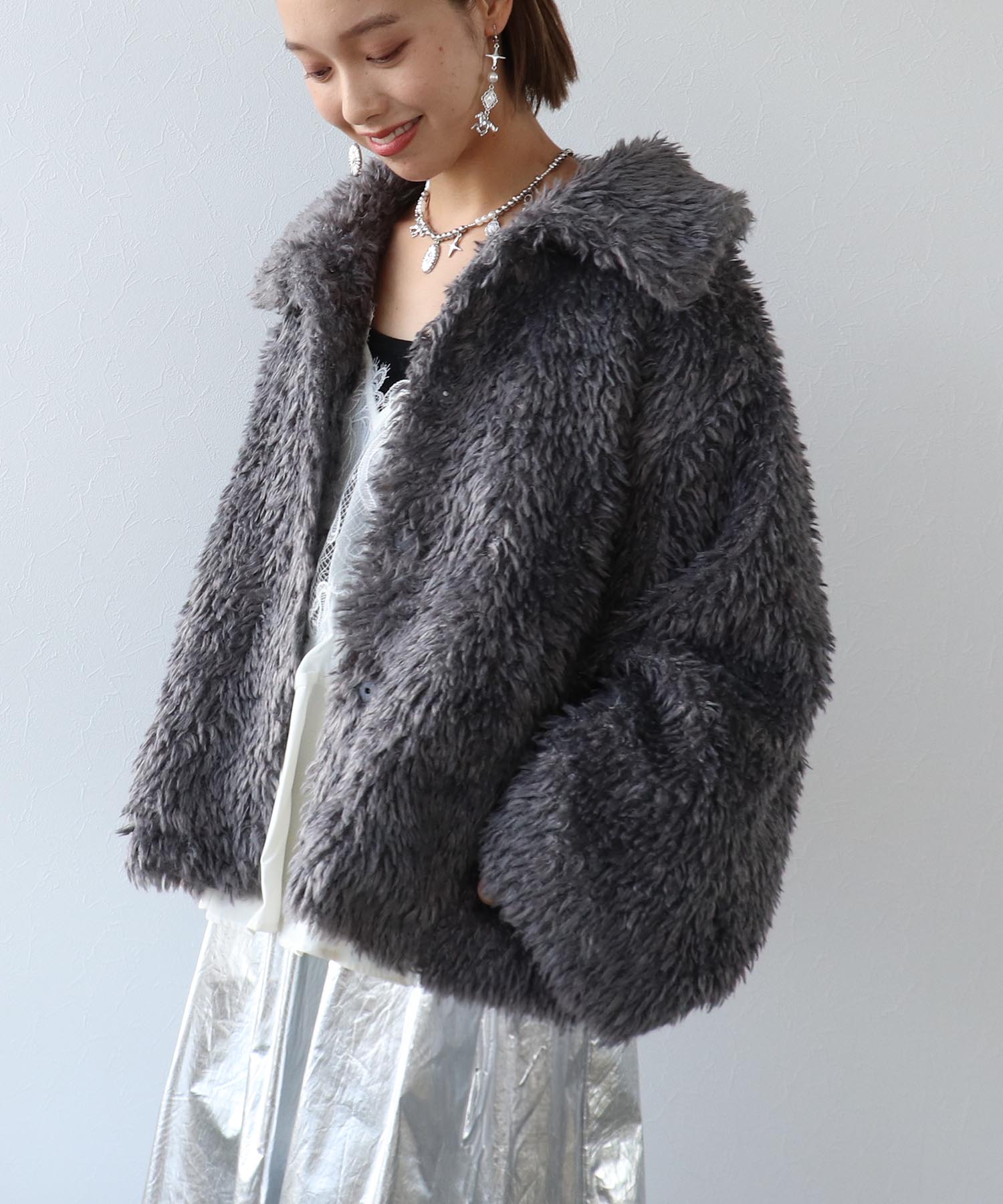 カールフェイクファーコート