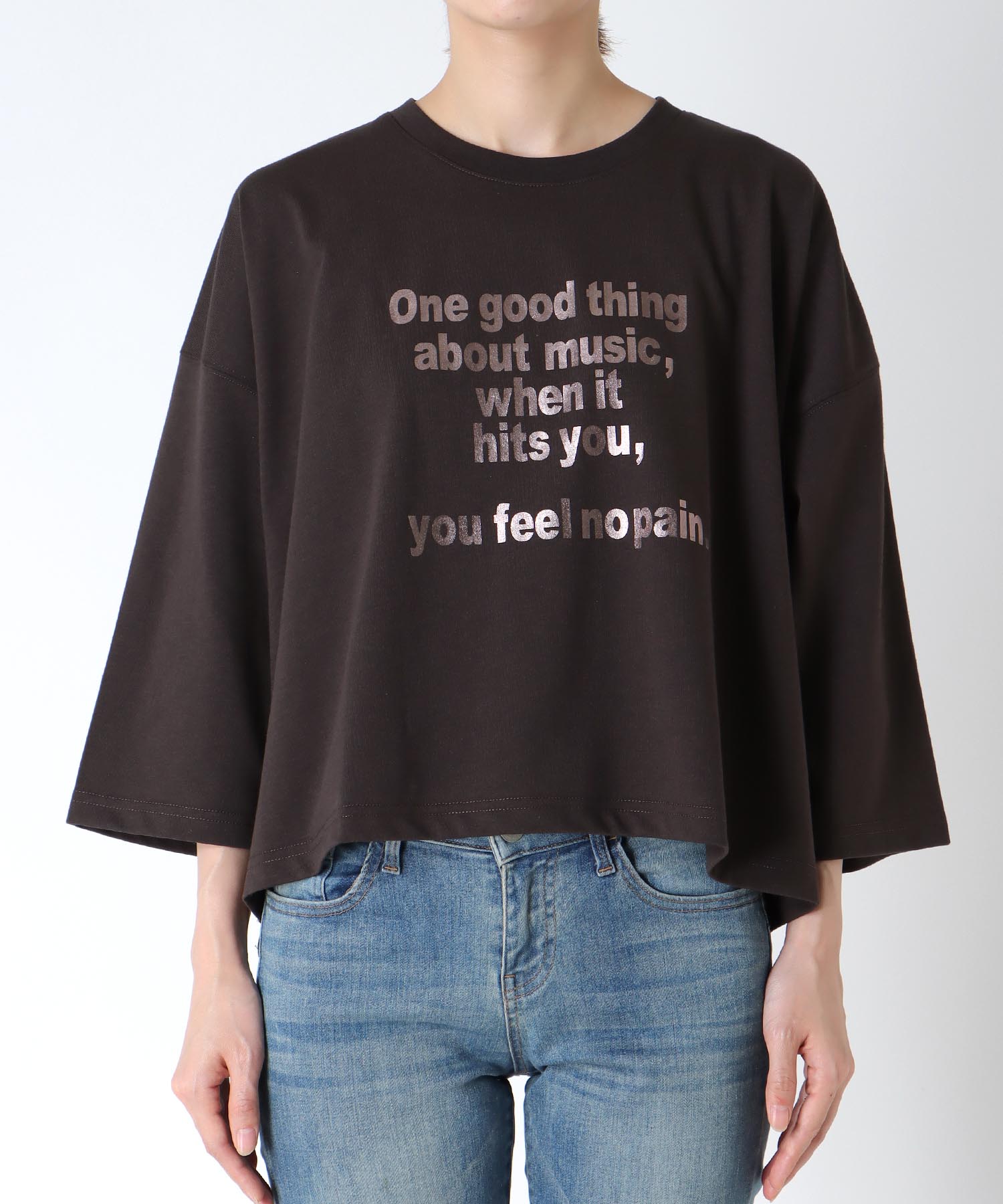 クルーネック7分袖ワイド箔ロゴTシャツ
