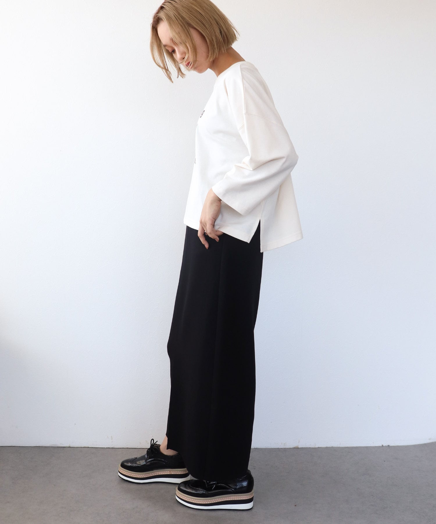 クルーネック7分袖ワイド箔ロゴTシャツ