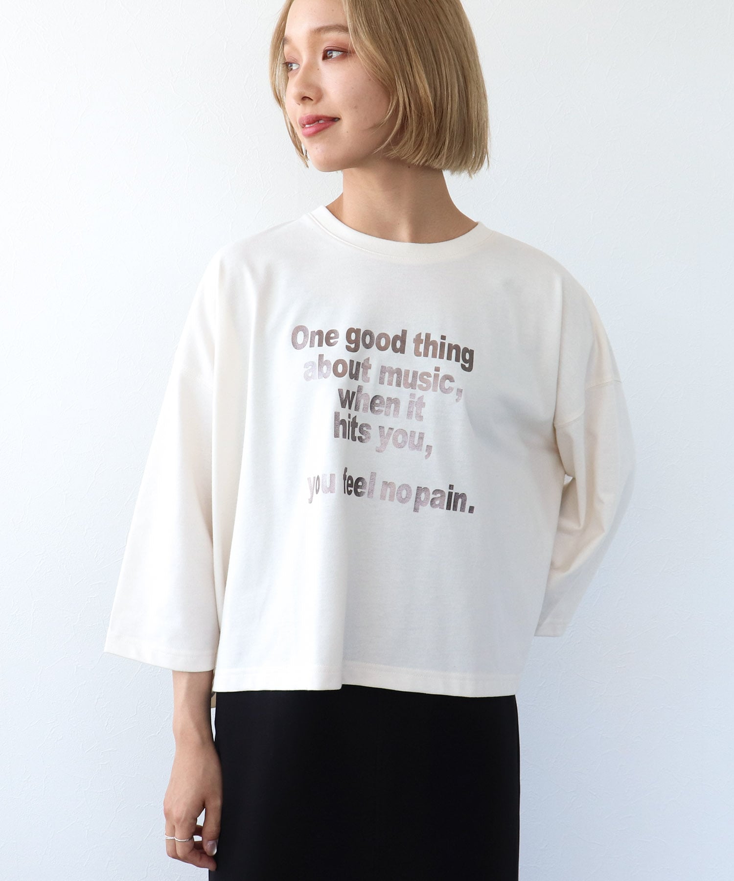 クルーネック7分袖ワイド箔ロゴTシャツ