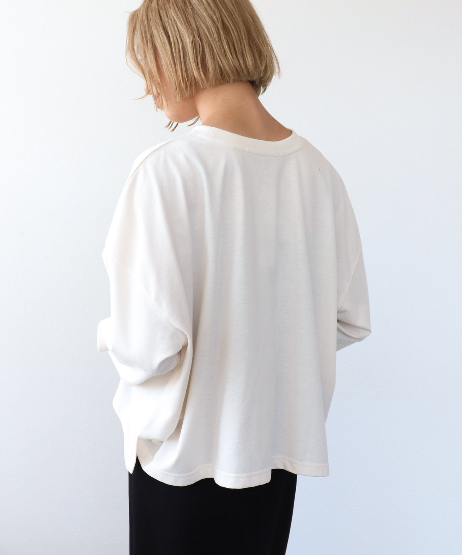 クルーネック7分袖ワイド箔ロゴTシャツ
