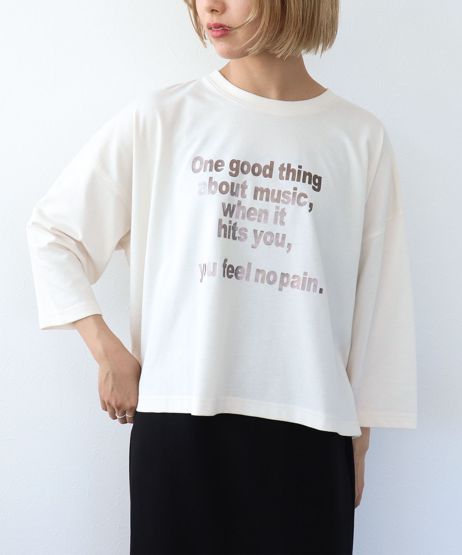 クルーネック7分袖ワイド箔ロゴTシャツ