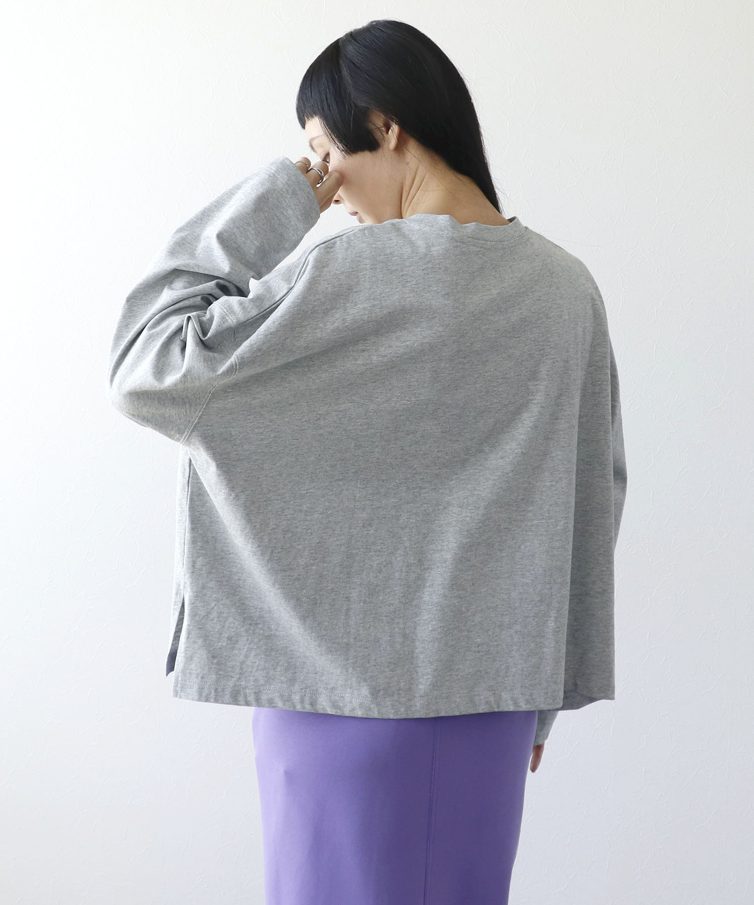 ワイドシルエットクルーロゴTシャツ