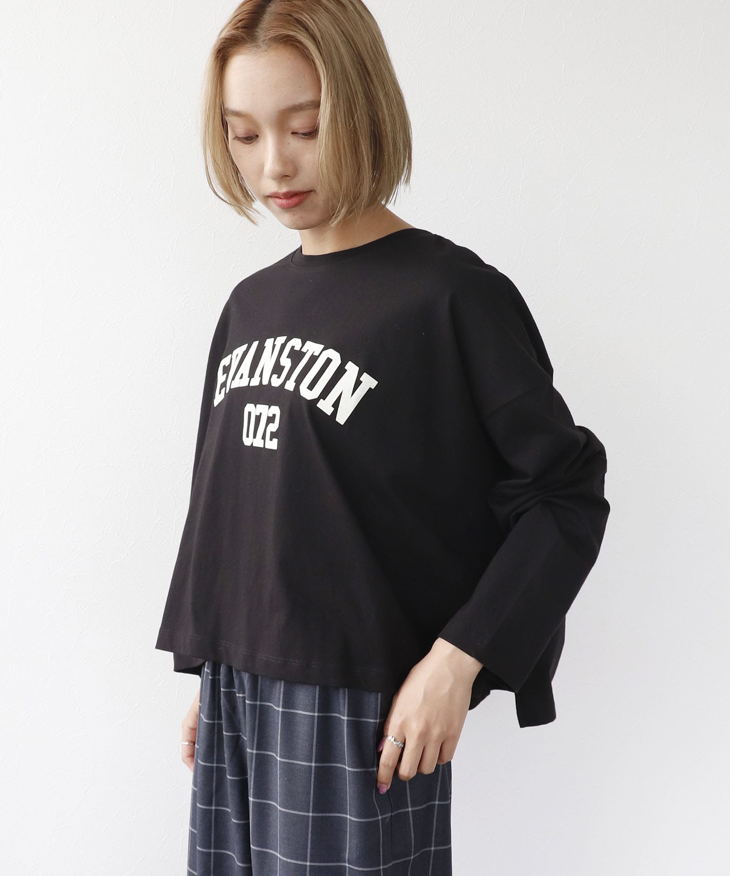 ワイドシルエットクルーロゴTシャツ