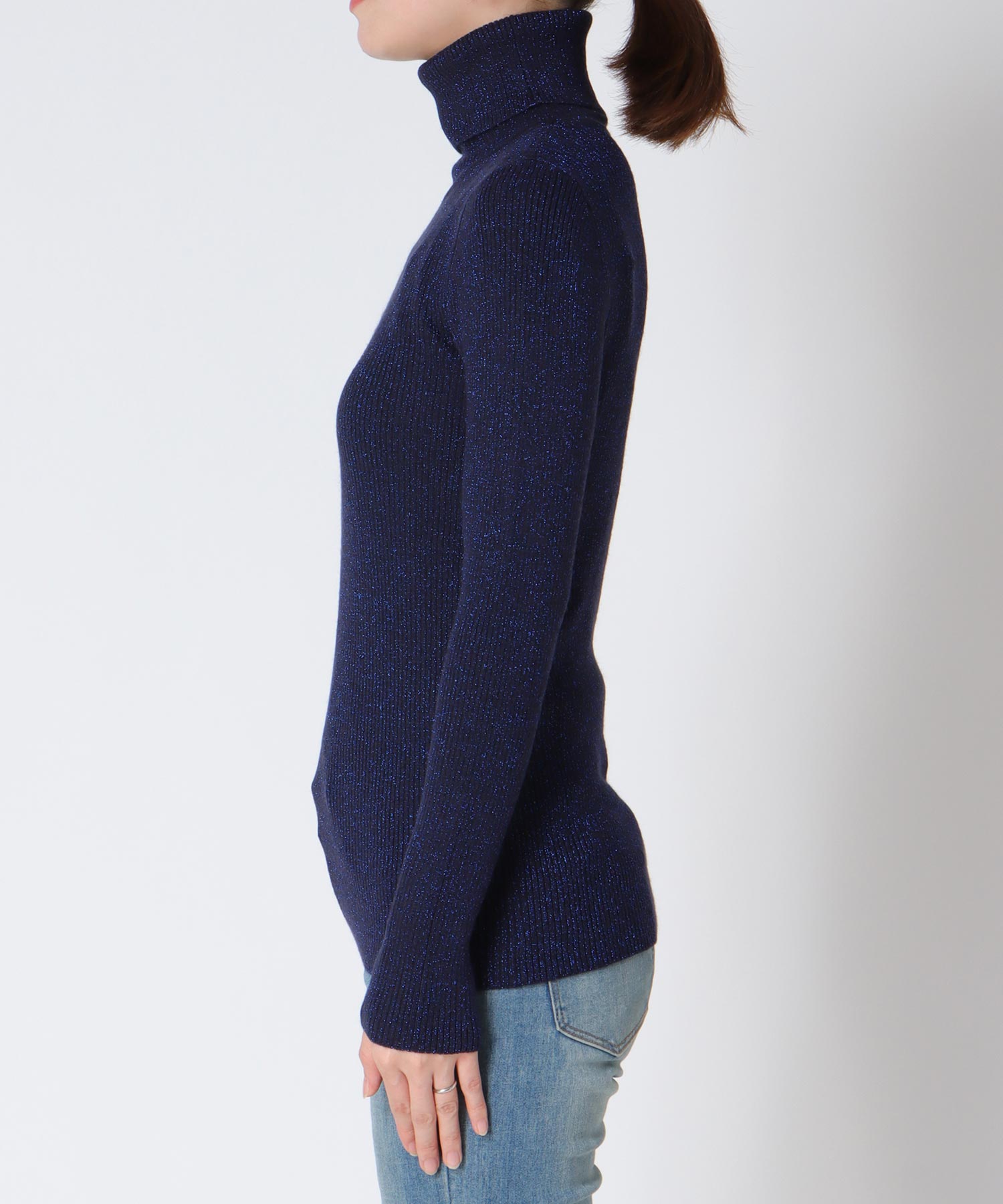 タートルネックラメプルオーバー