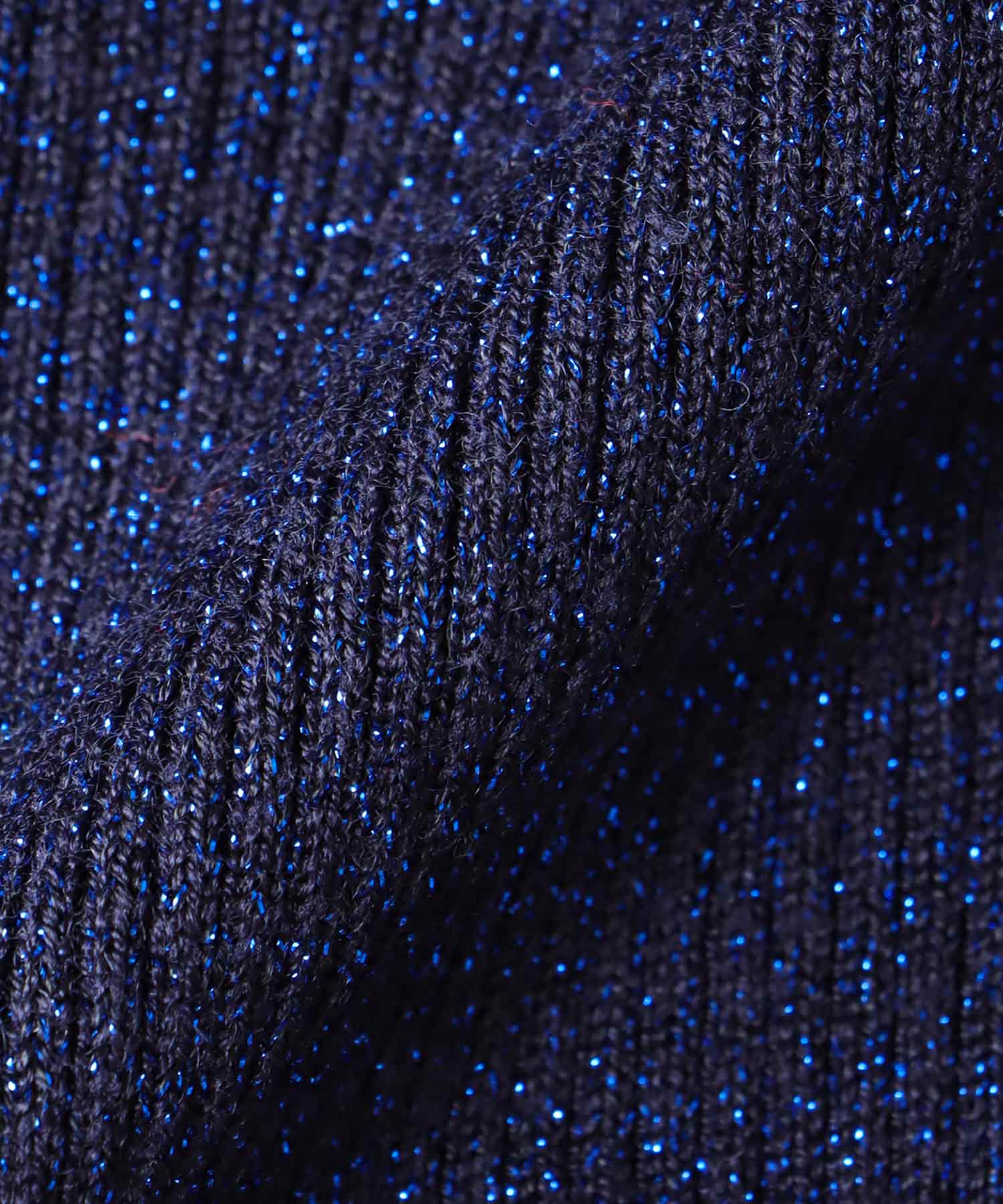 タートルネックラメプルオーバー