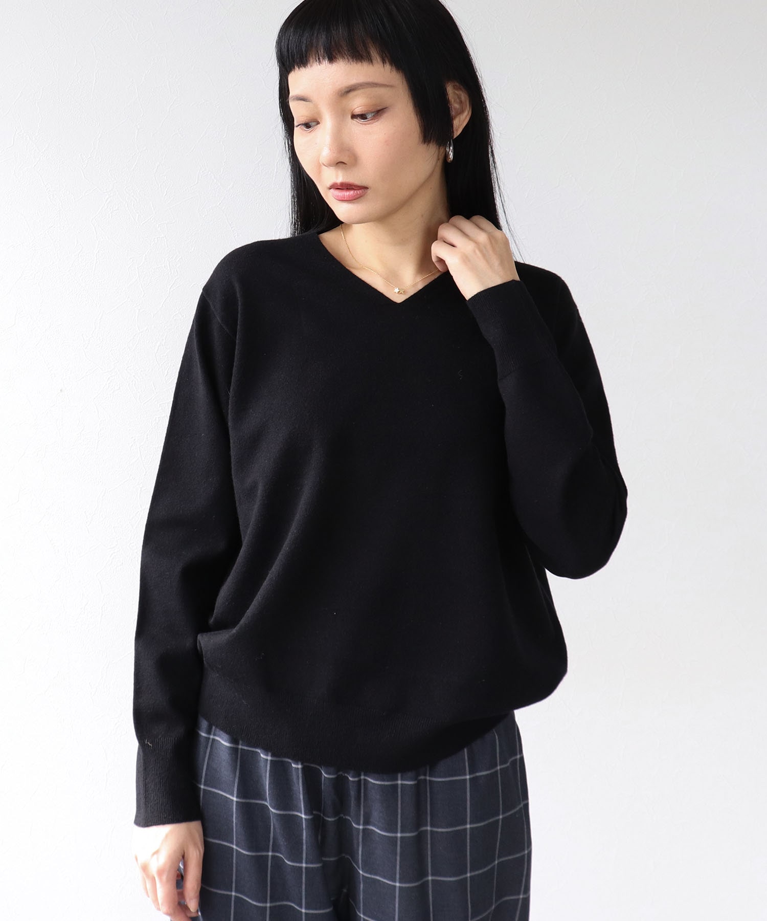 発熱加工ウォッシャブルVネックプルオーバー