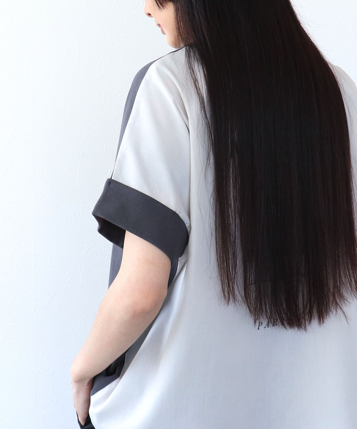 《WEB先行発売》バックプリント異素材バイカラープルオーバー