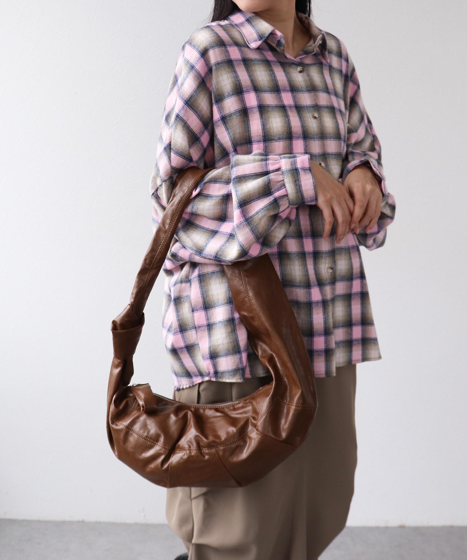 ムーン型ボディBAG