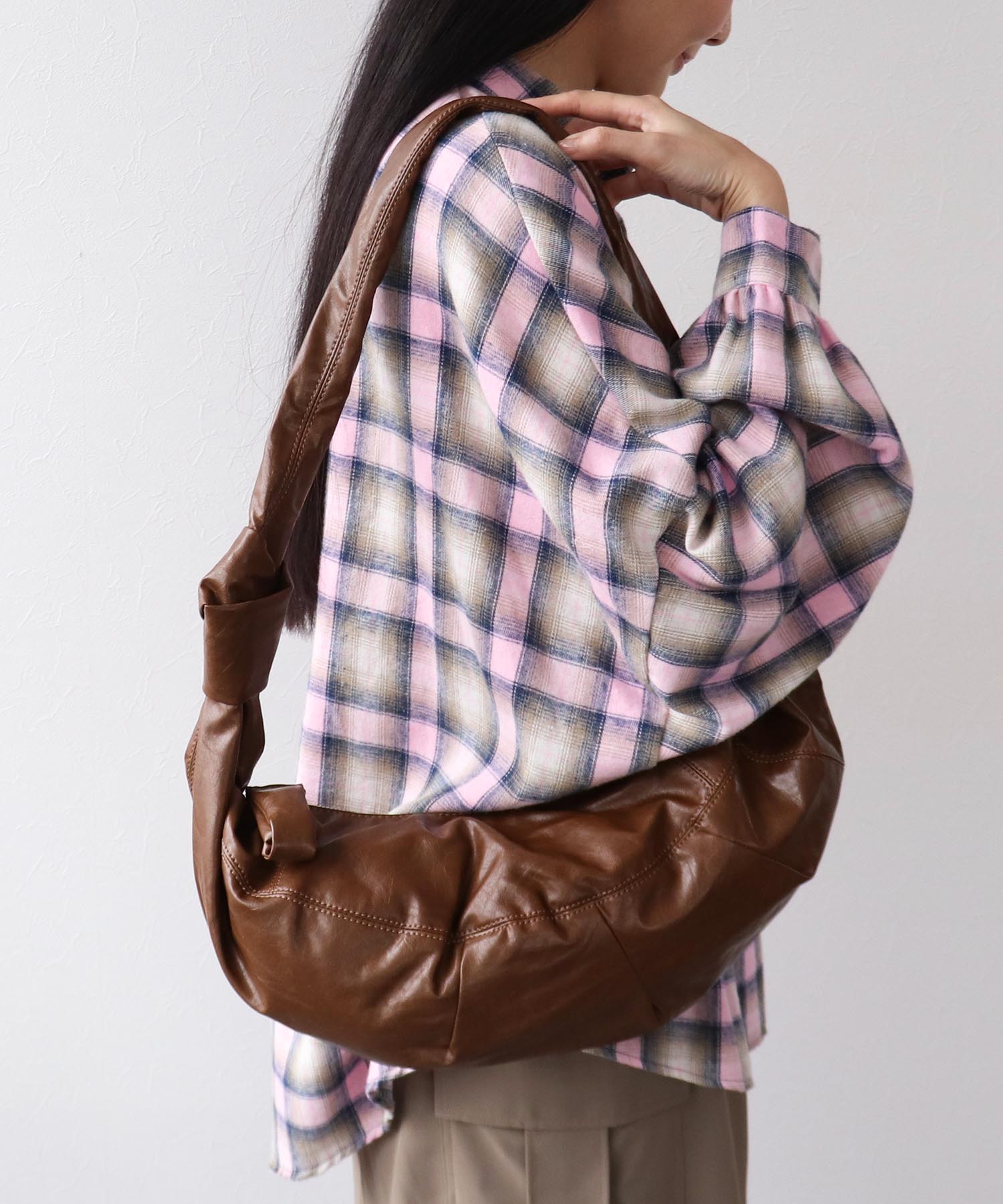 ムーン型ボディBAG