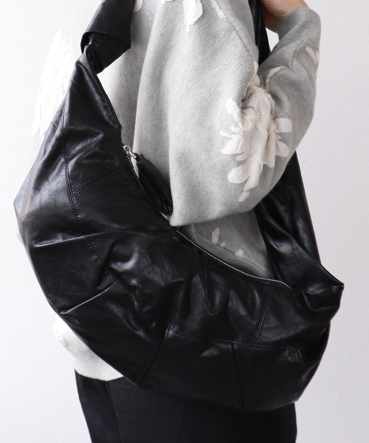 ムーン型ボディBAG