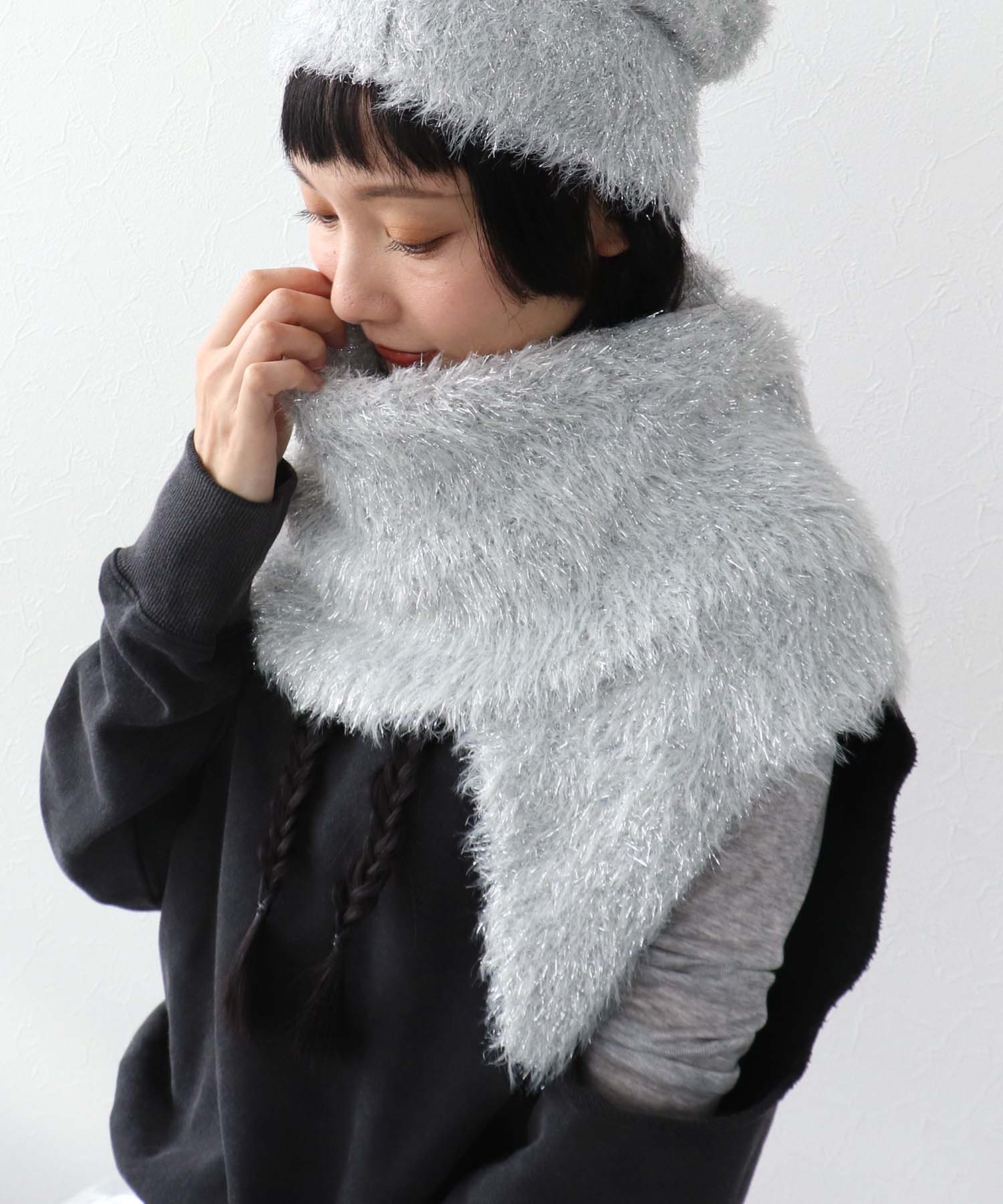 ラメモアフェザーニットストール