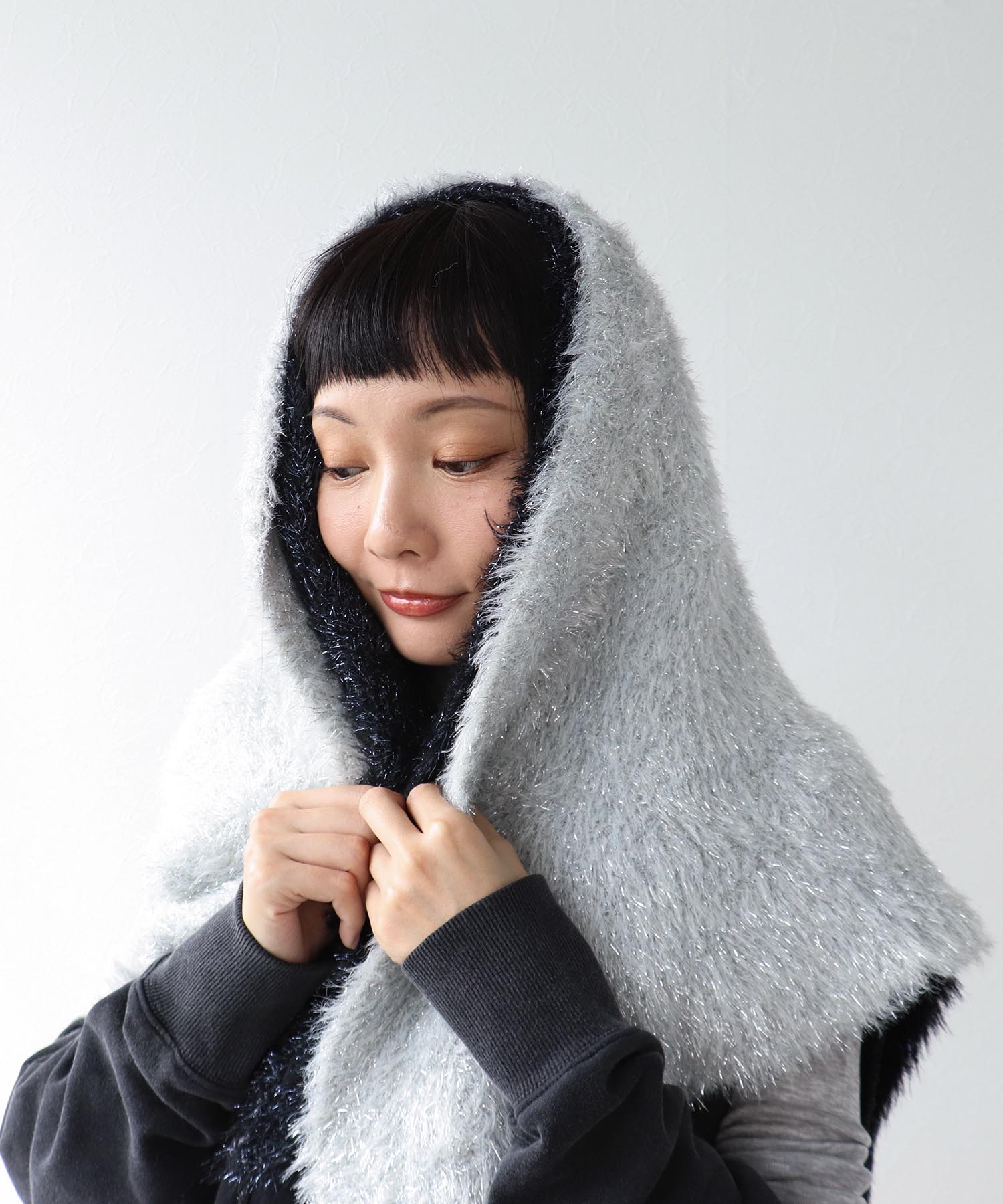 ラメモアフェザーニットストール