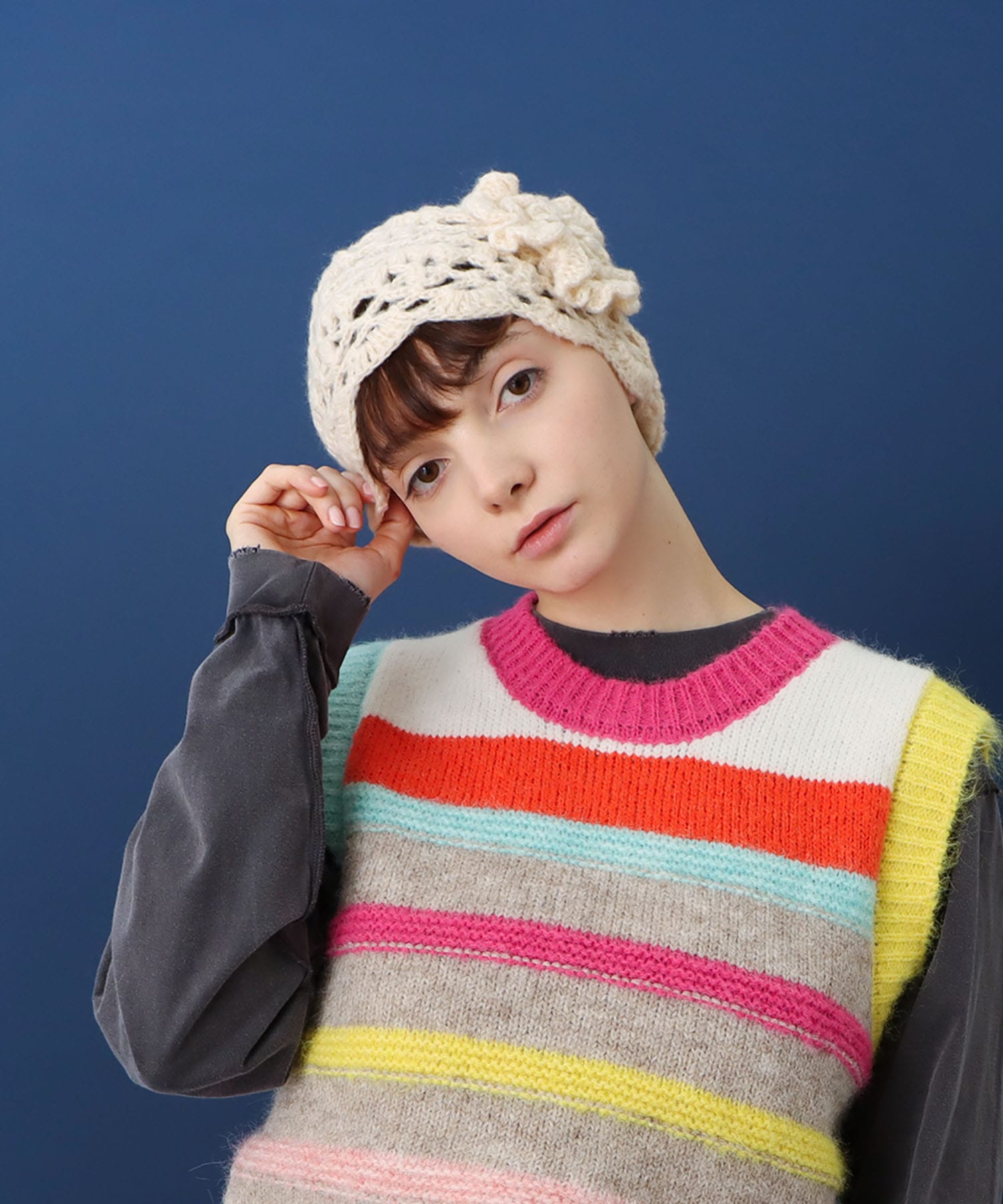 花モチーフ編みキャップ