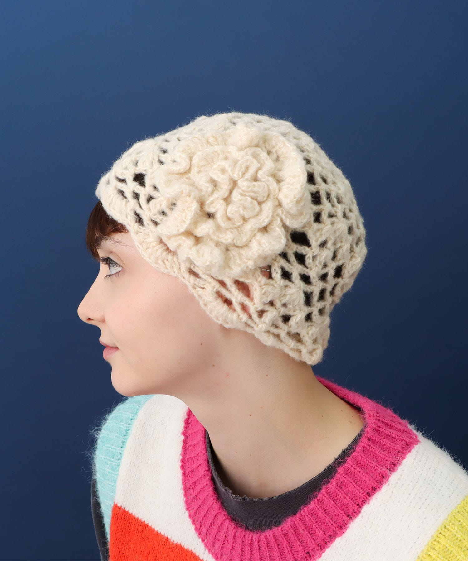 花モチーフ編みキャップ