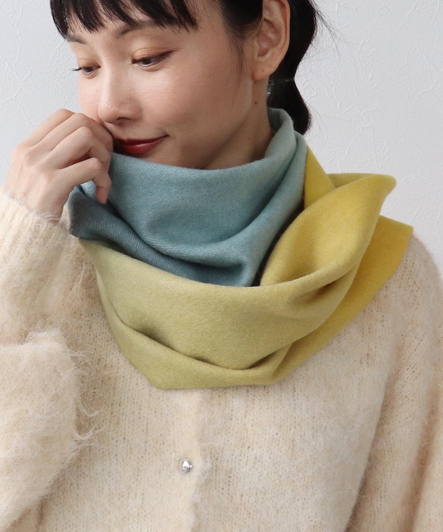 《WEB先行発売》グラデーションマフラー