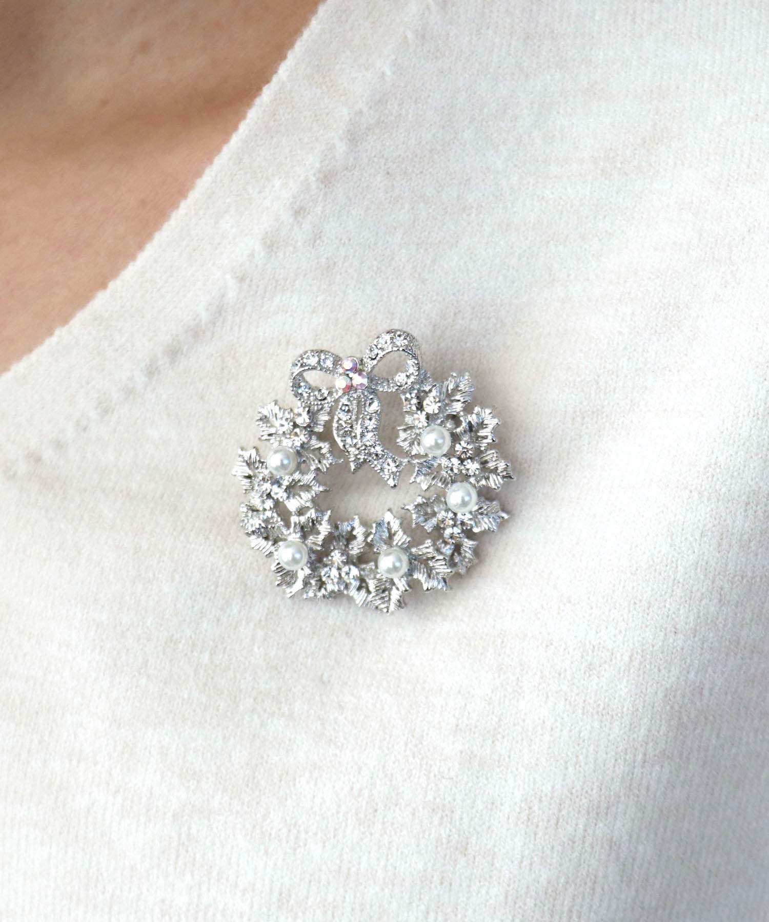 パールリースブローチ