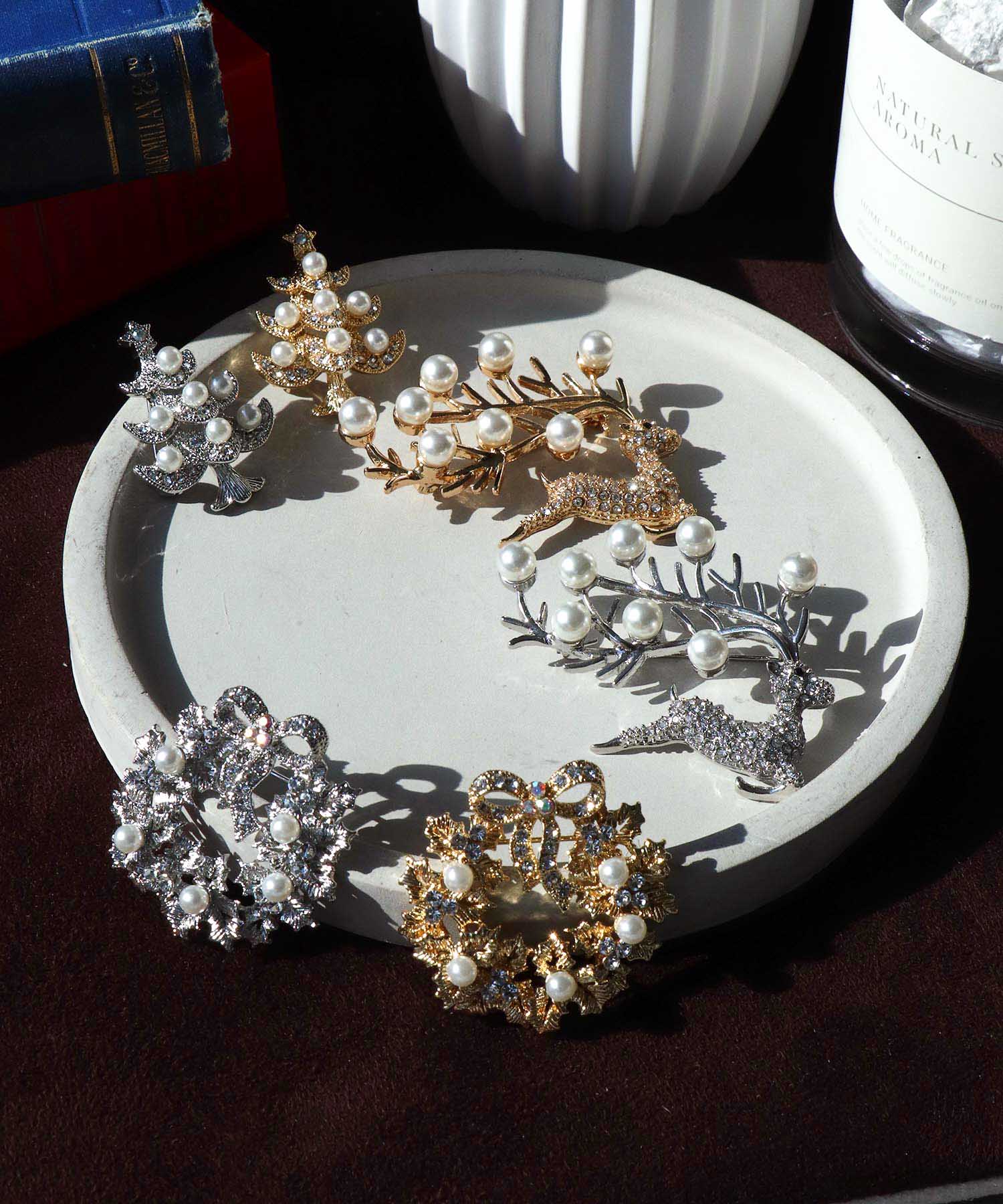 パールリースブローチ