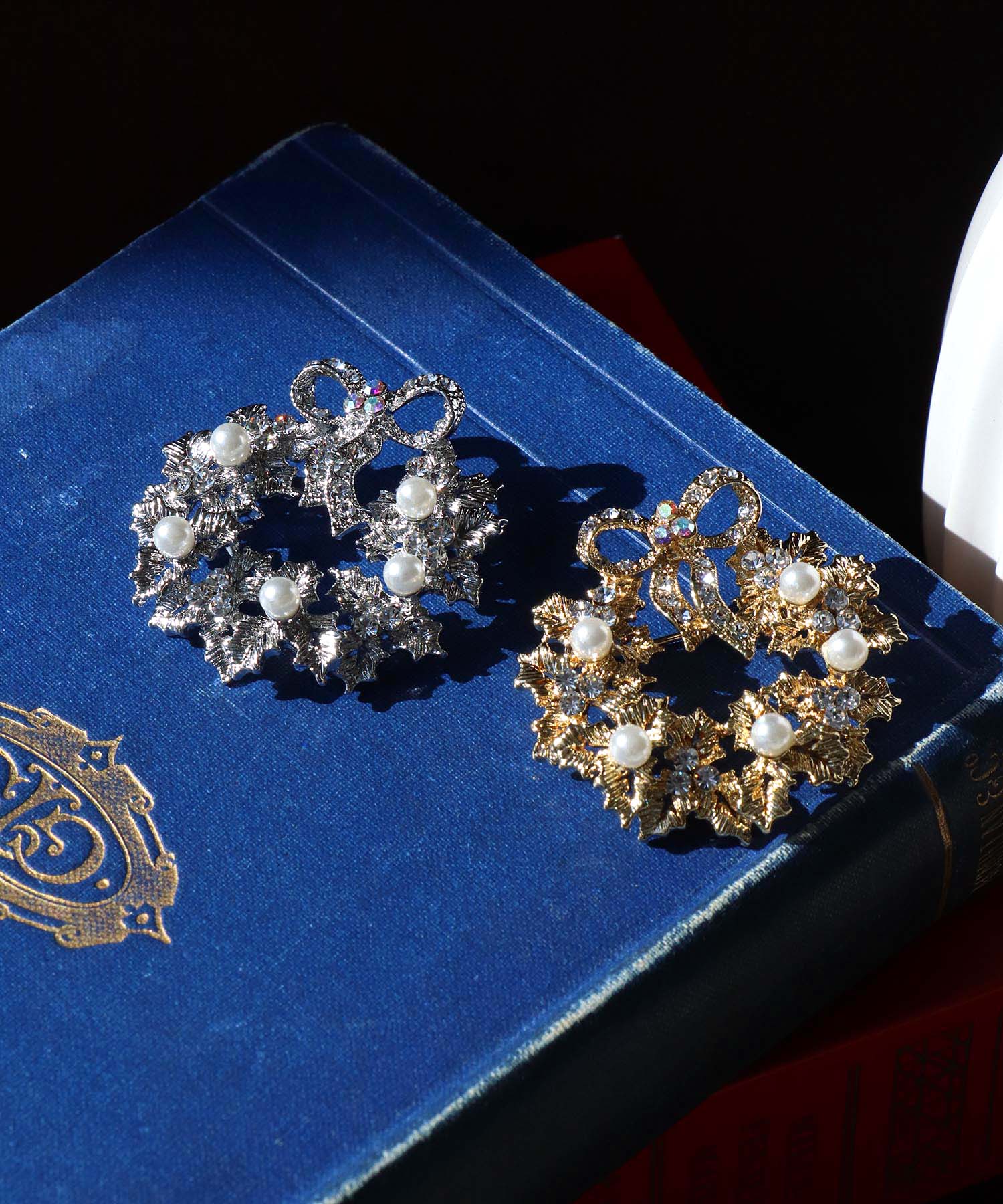 パールリースブローチ