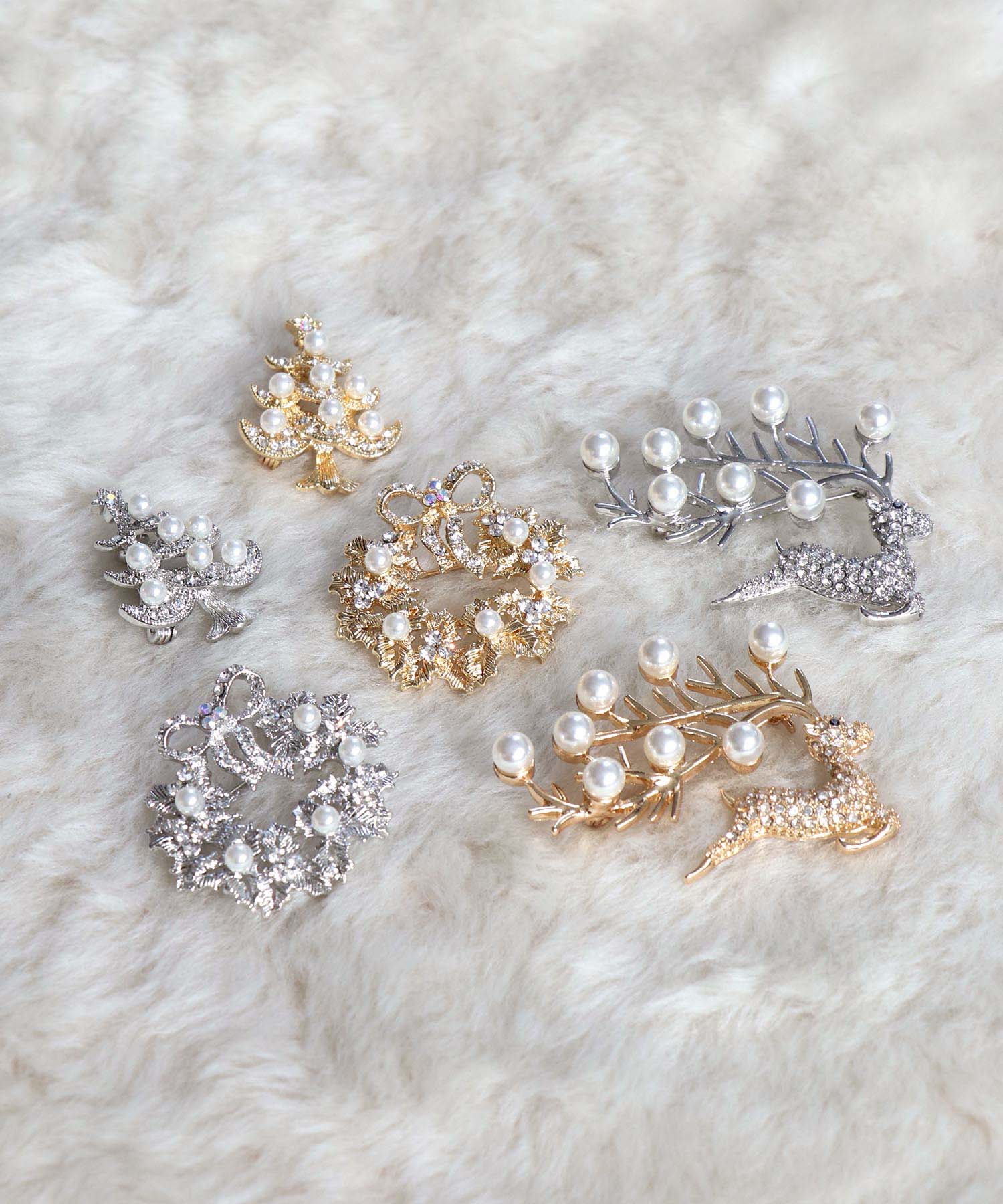 トナカイブローチ