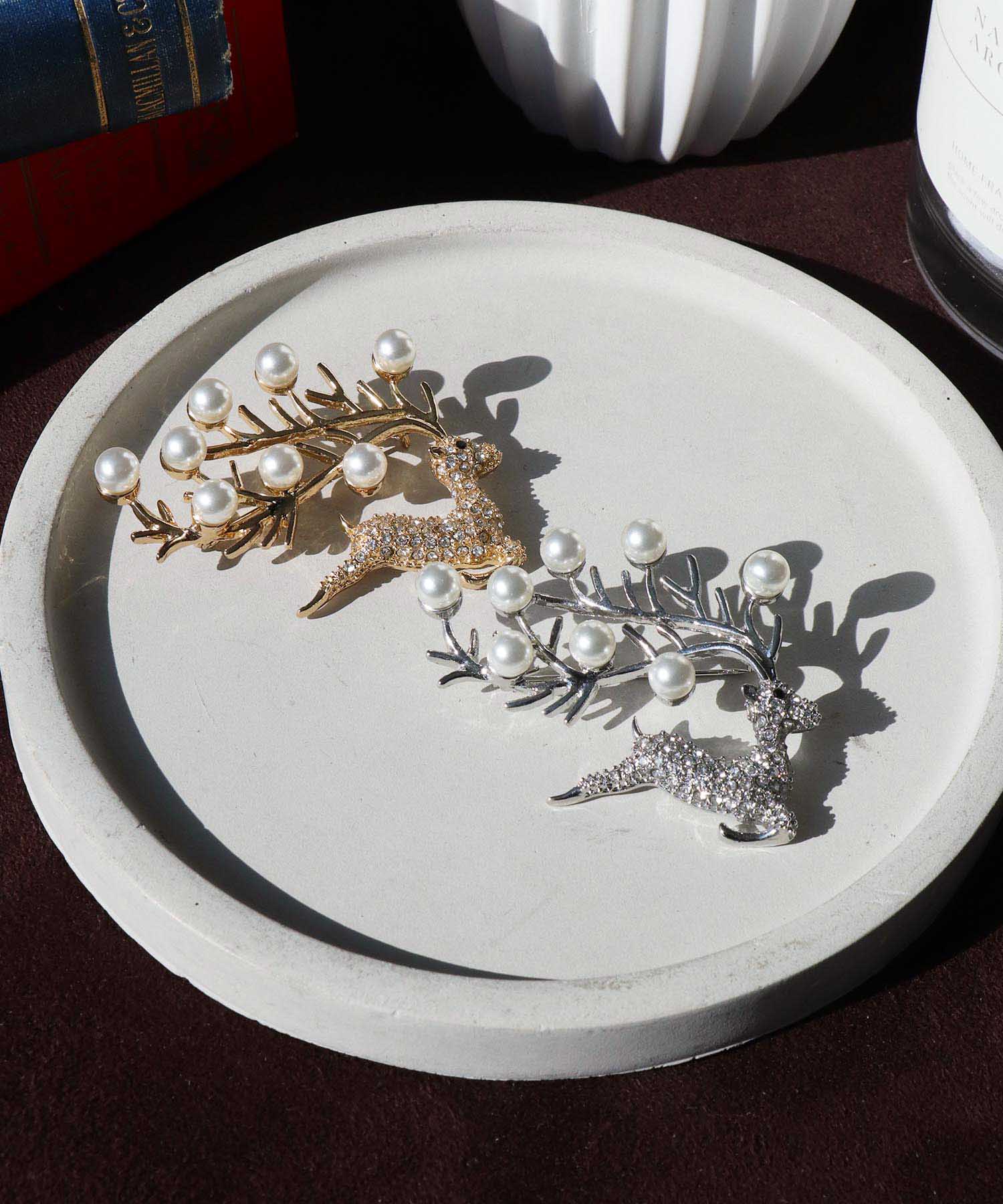 トナカイブローチ