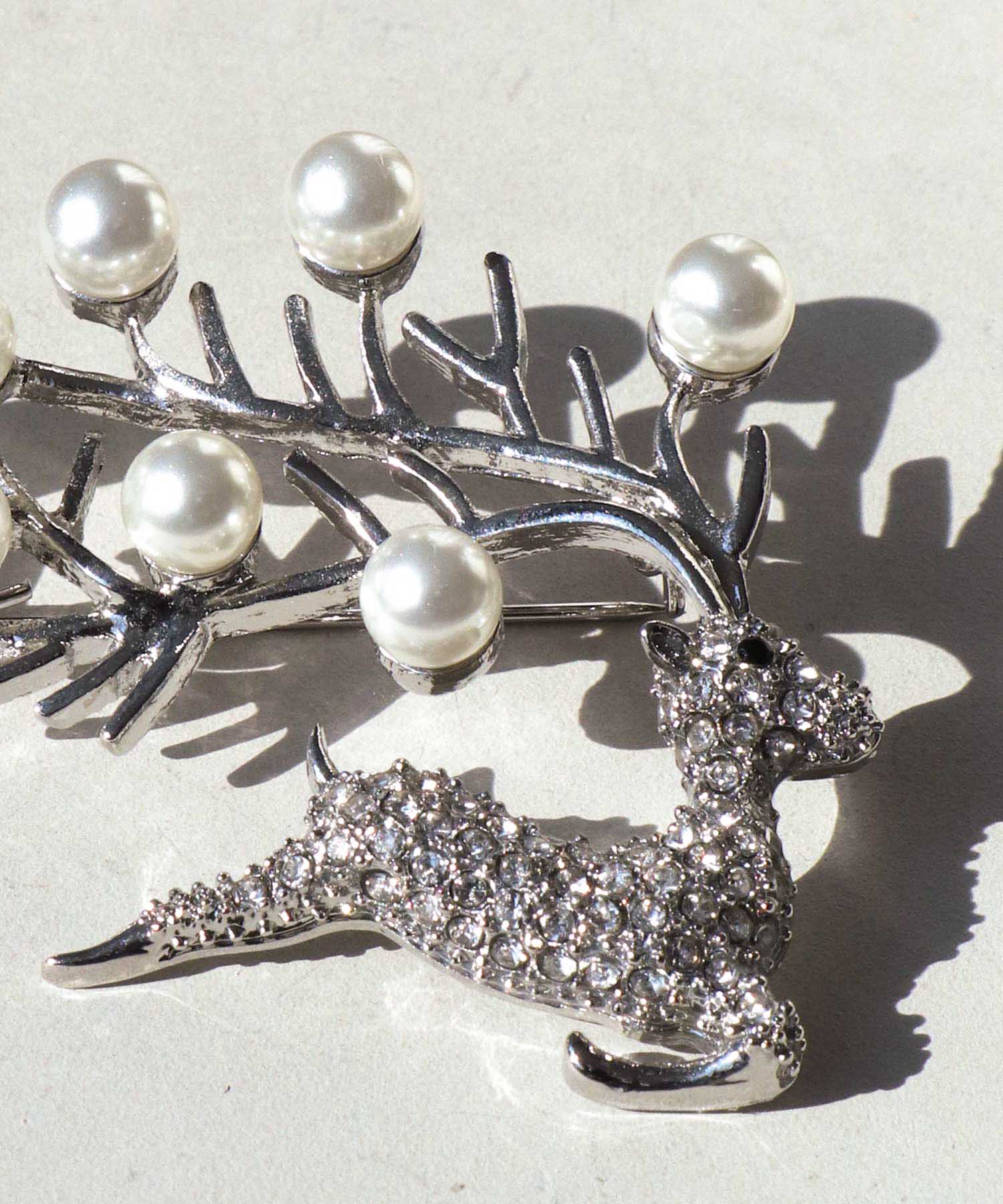 トナカイブローチ