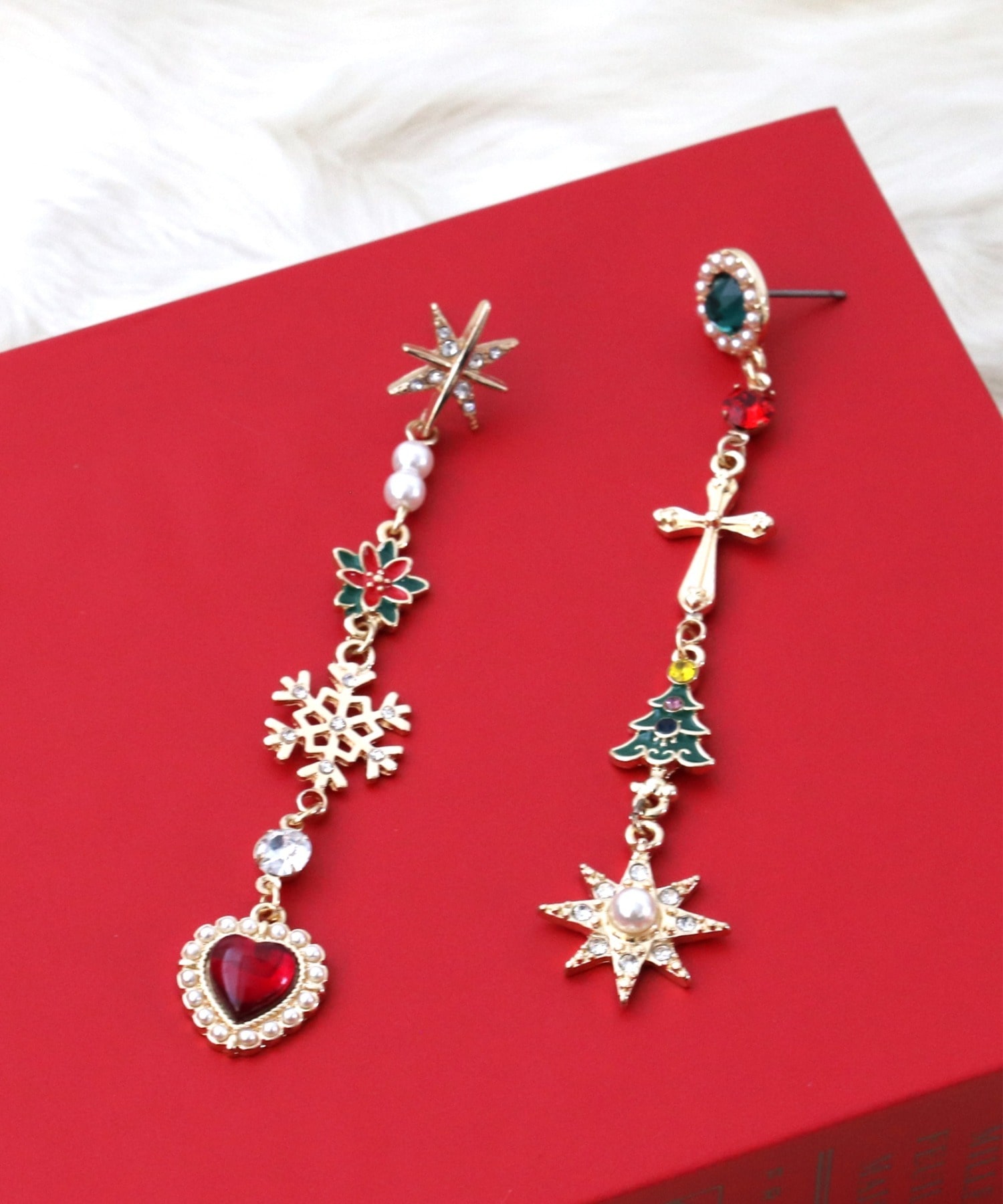 Christmasチャームピアス