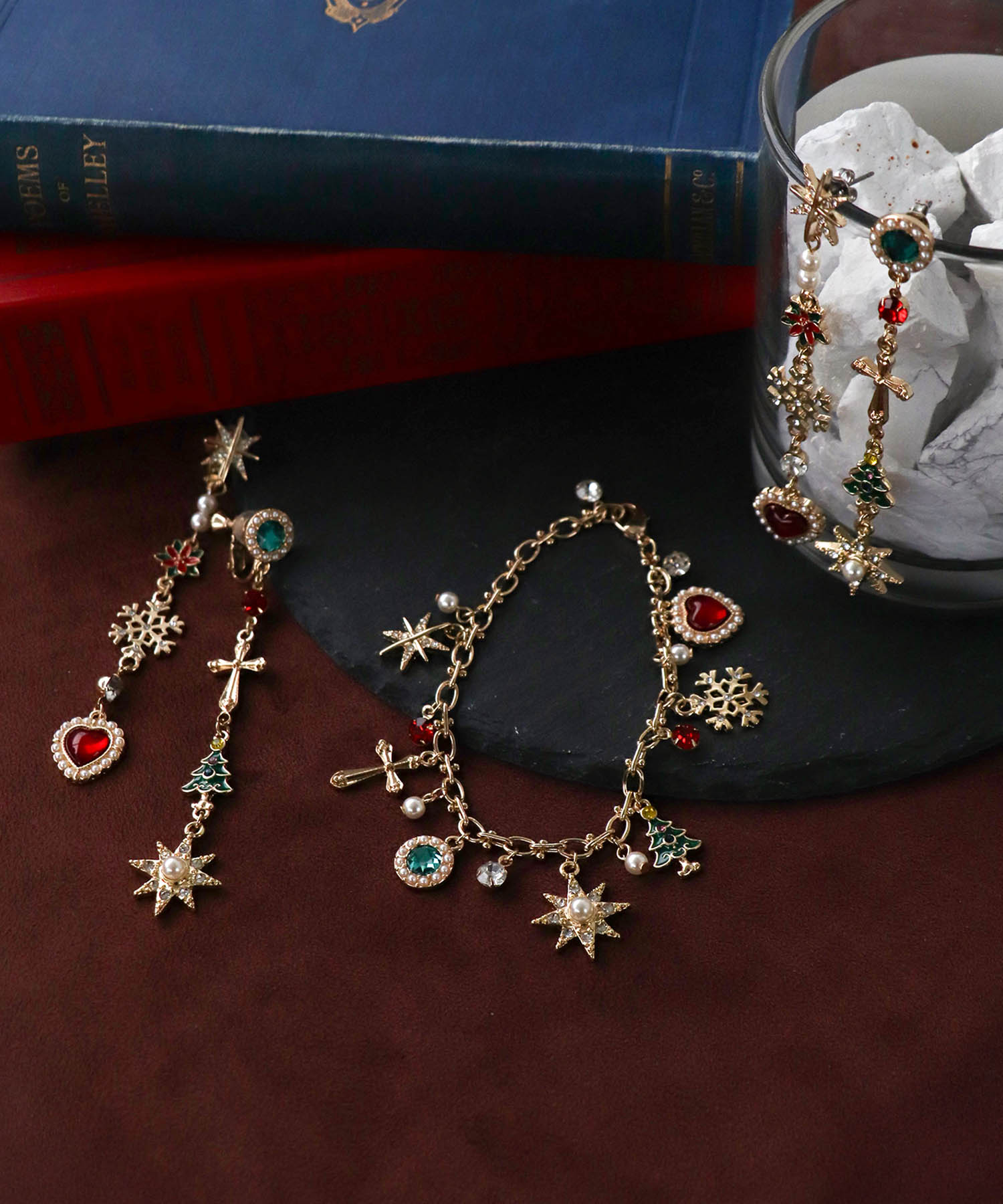 Christmasチャームピアス