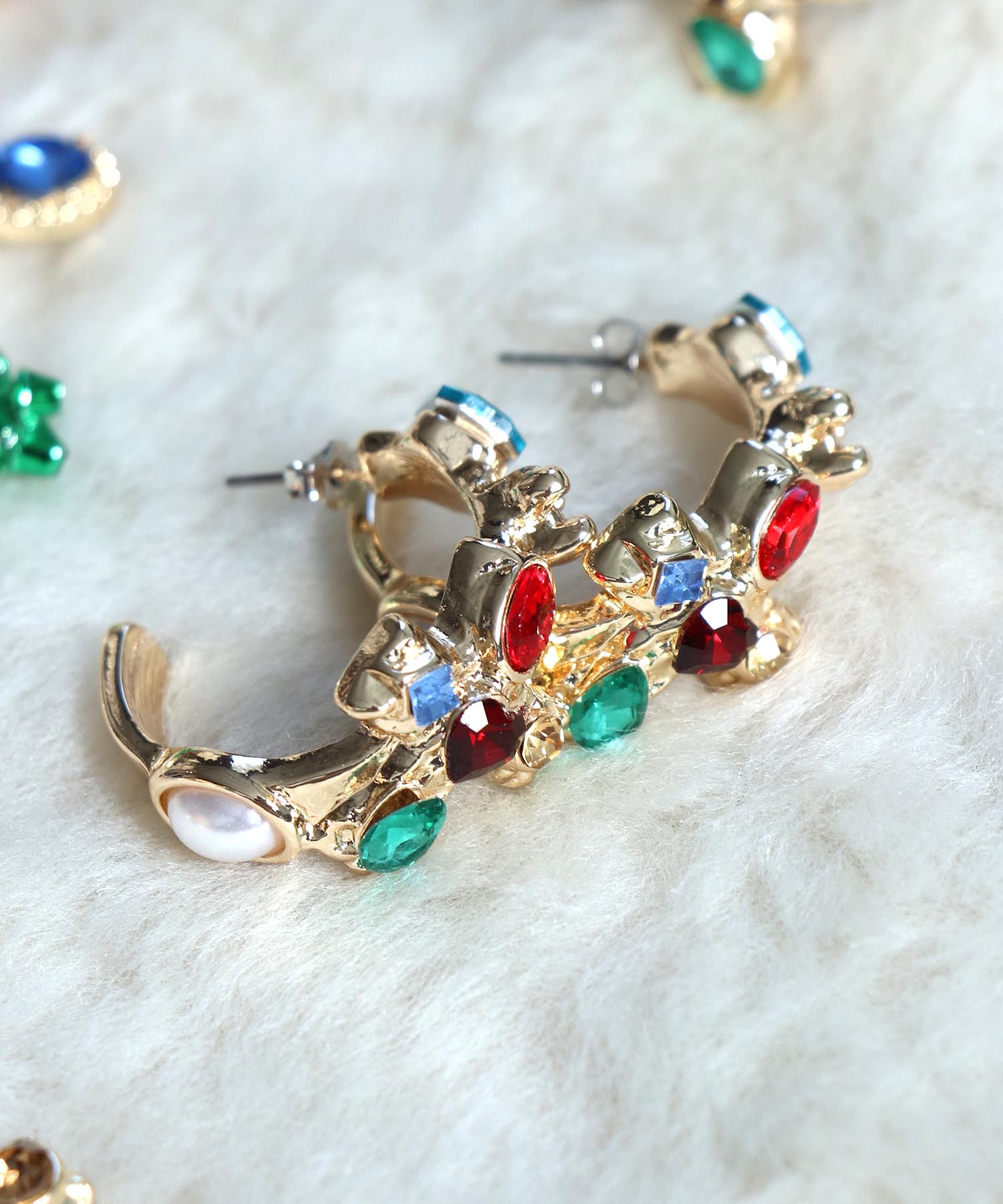 マルチストーンクロスピアス