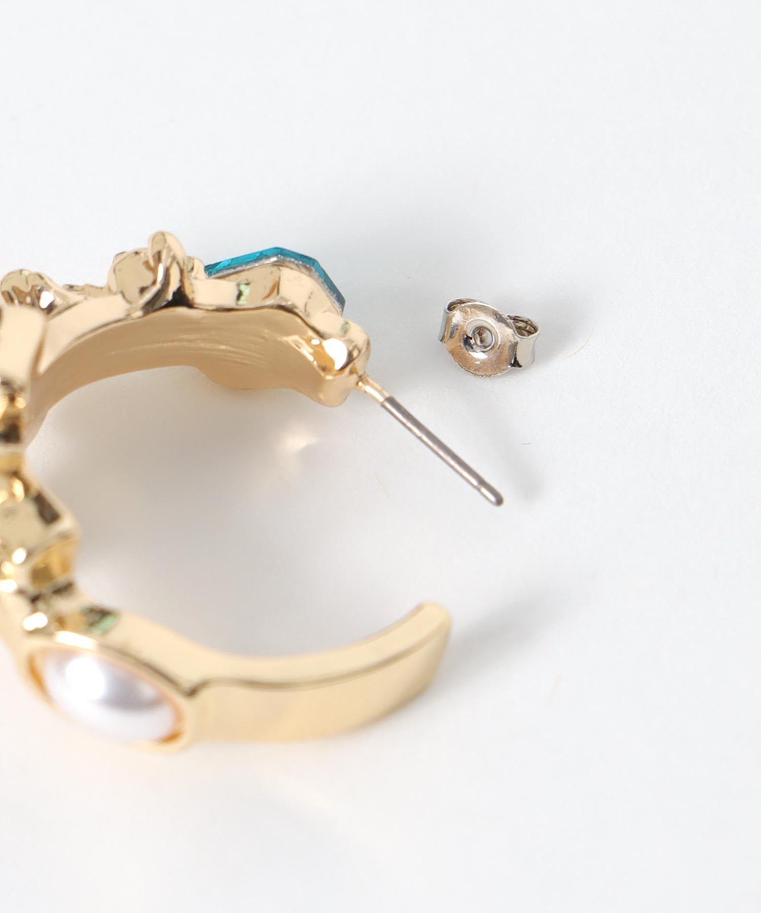 マルチストーンクロスピアス