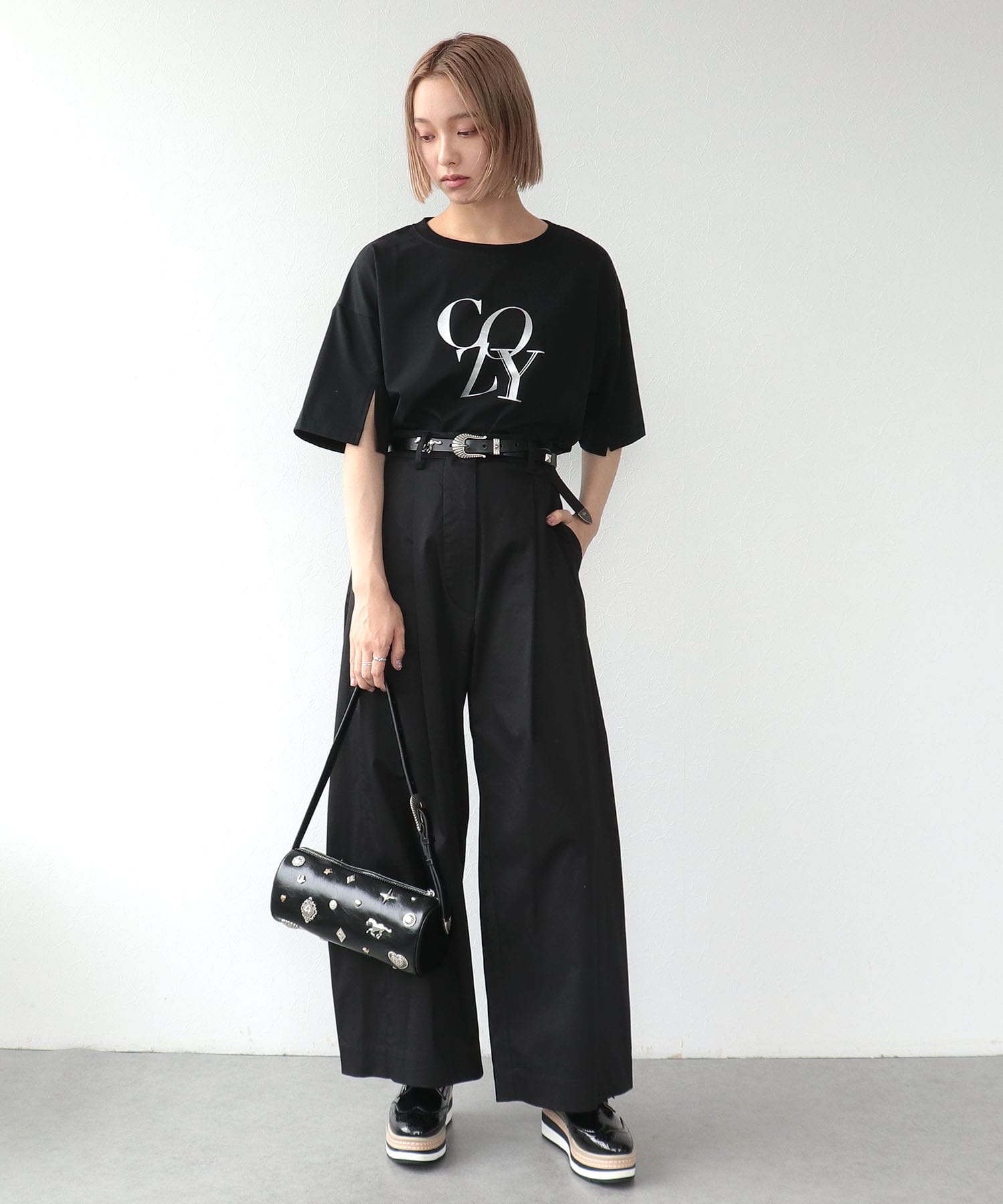 ストレッチサテンバレルパンツ