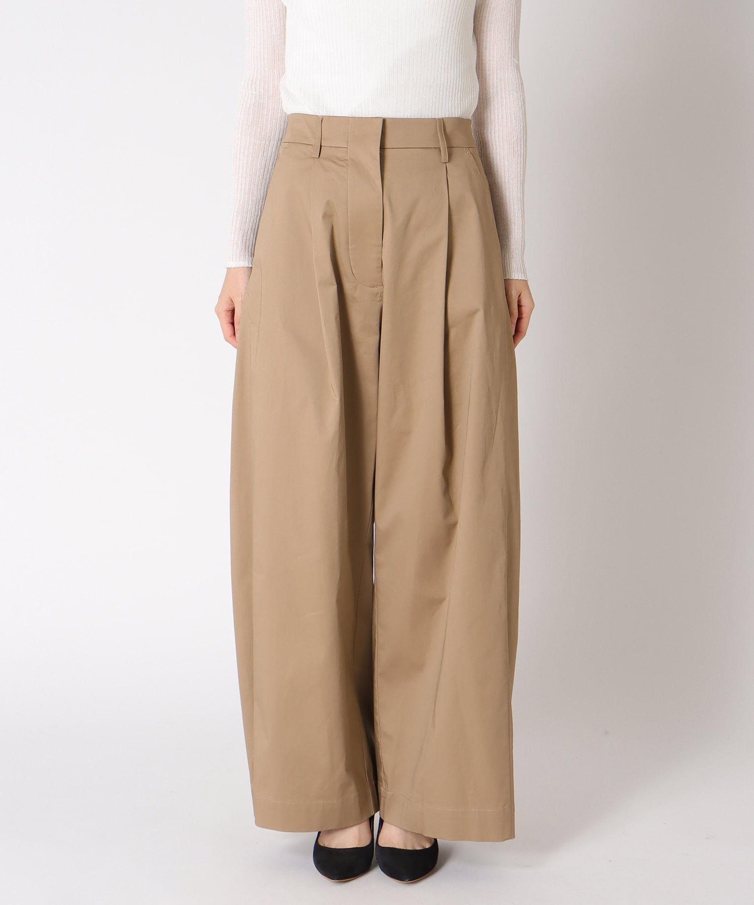 ストレッチサテンバレルパンツ